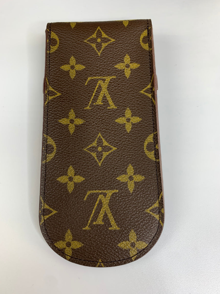 Louis Vuitton Sunglass Case yourvintagelvoe