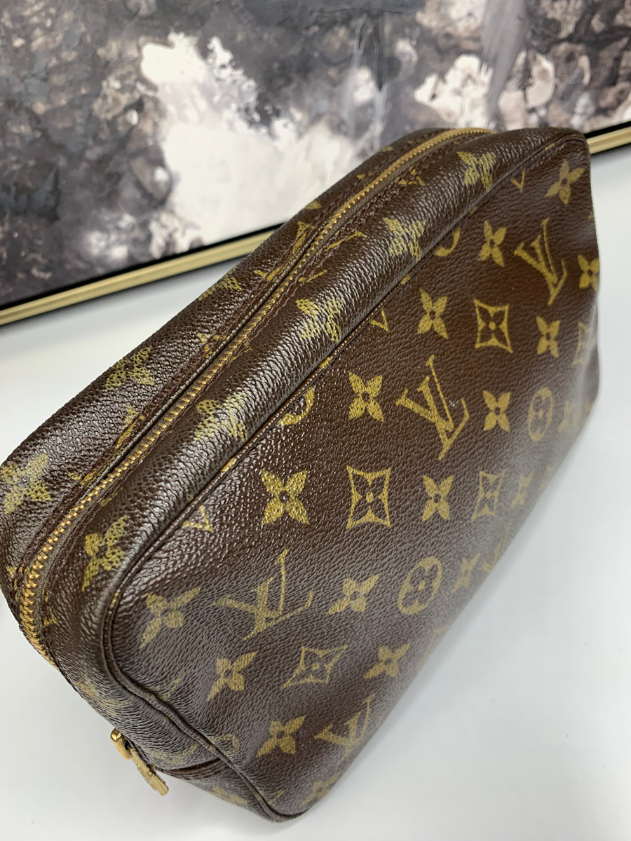 Louis Vuitton Trousse 23 Crossbody bag Custom Painted in rainbow with  charms