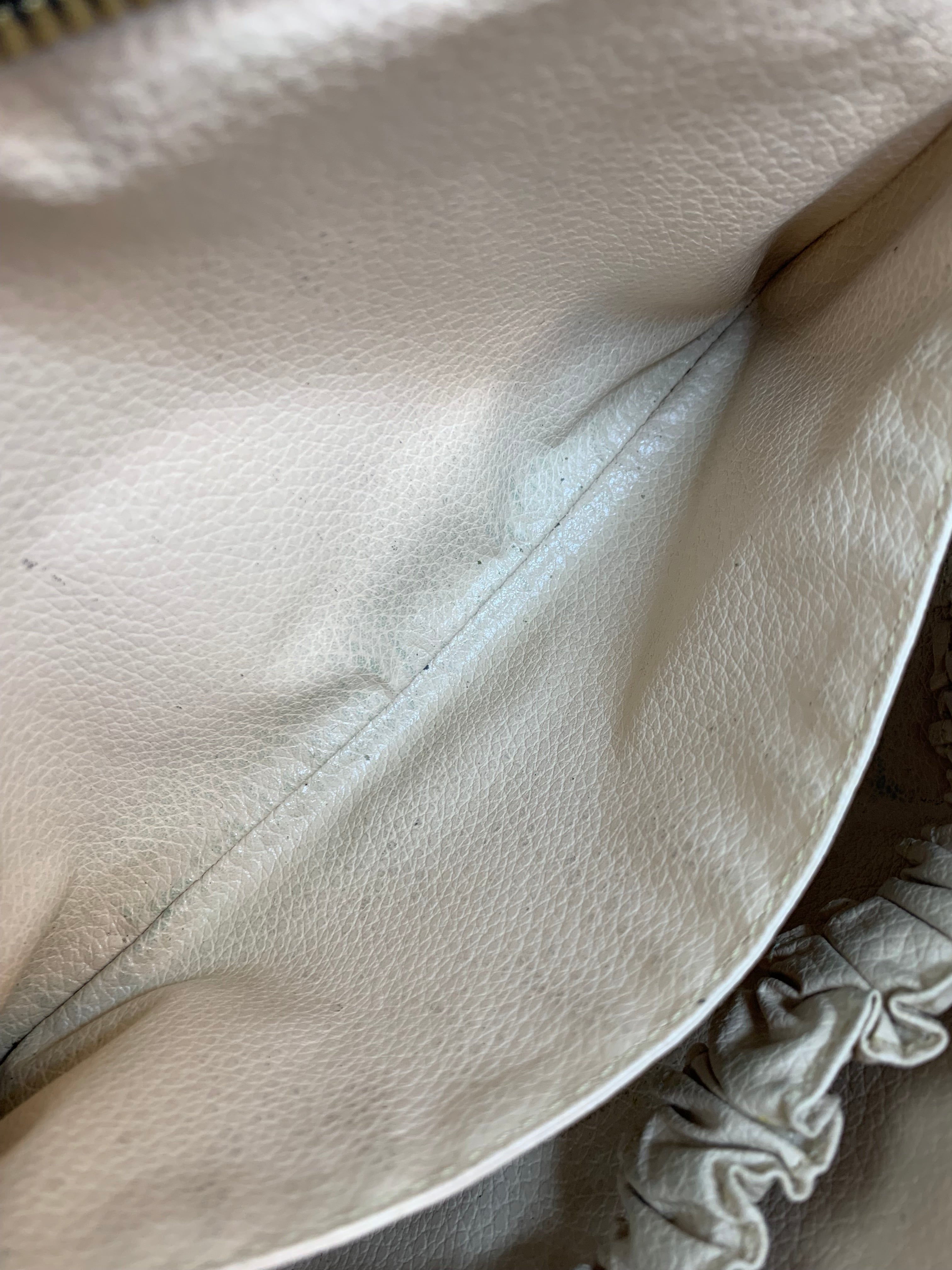Louis Vuitton Trousse 23