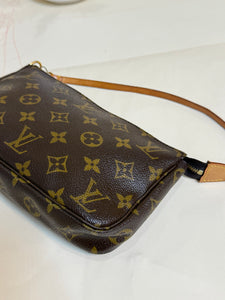 Louis Vuitton Pochette Accessories