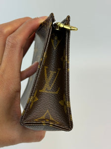 Louis Vuitton Toiletry 15