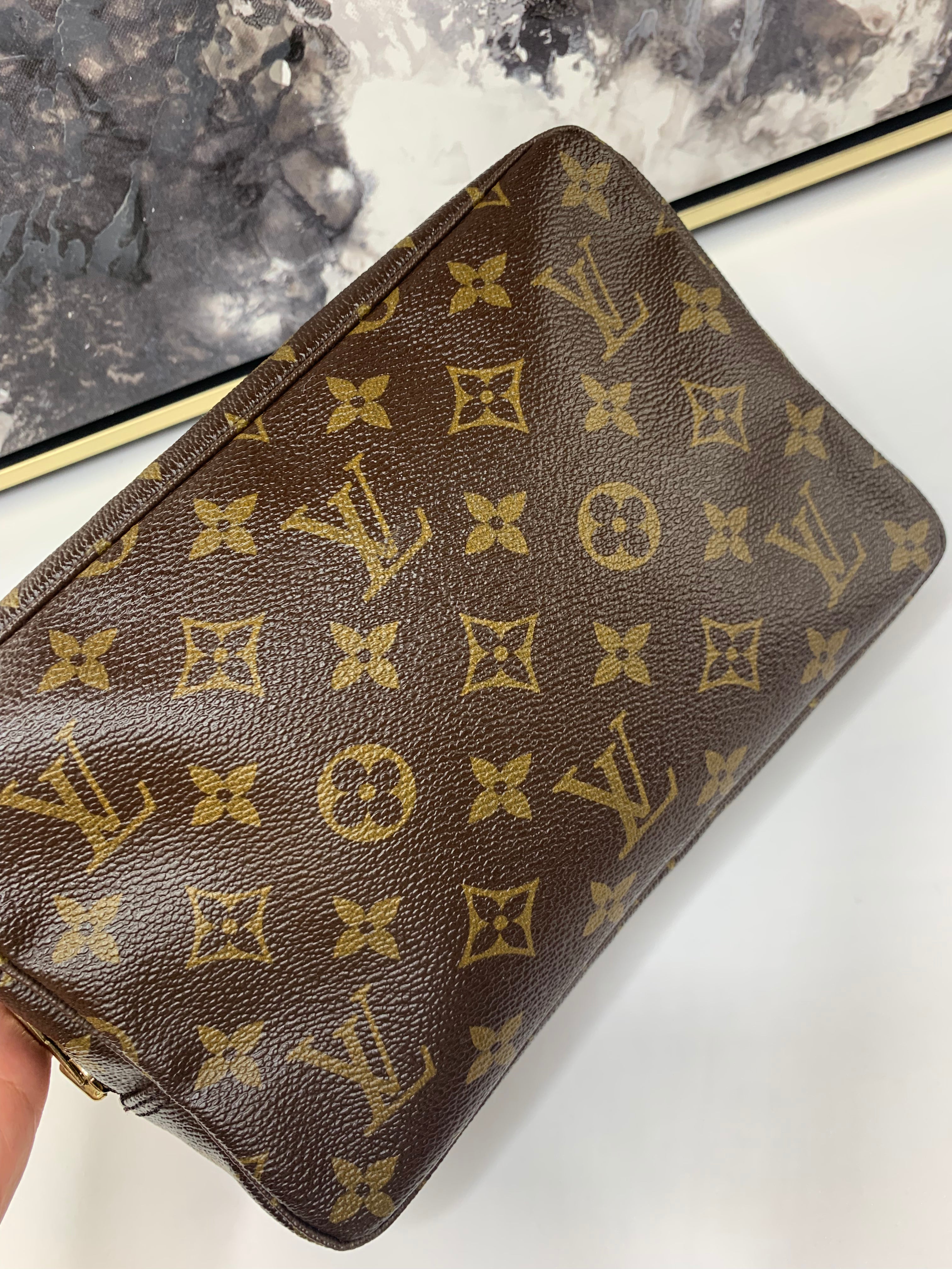 Louis Vuitton Trousse 23