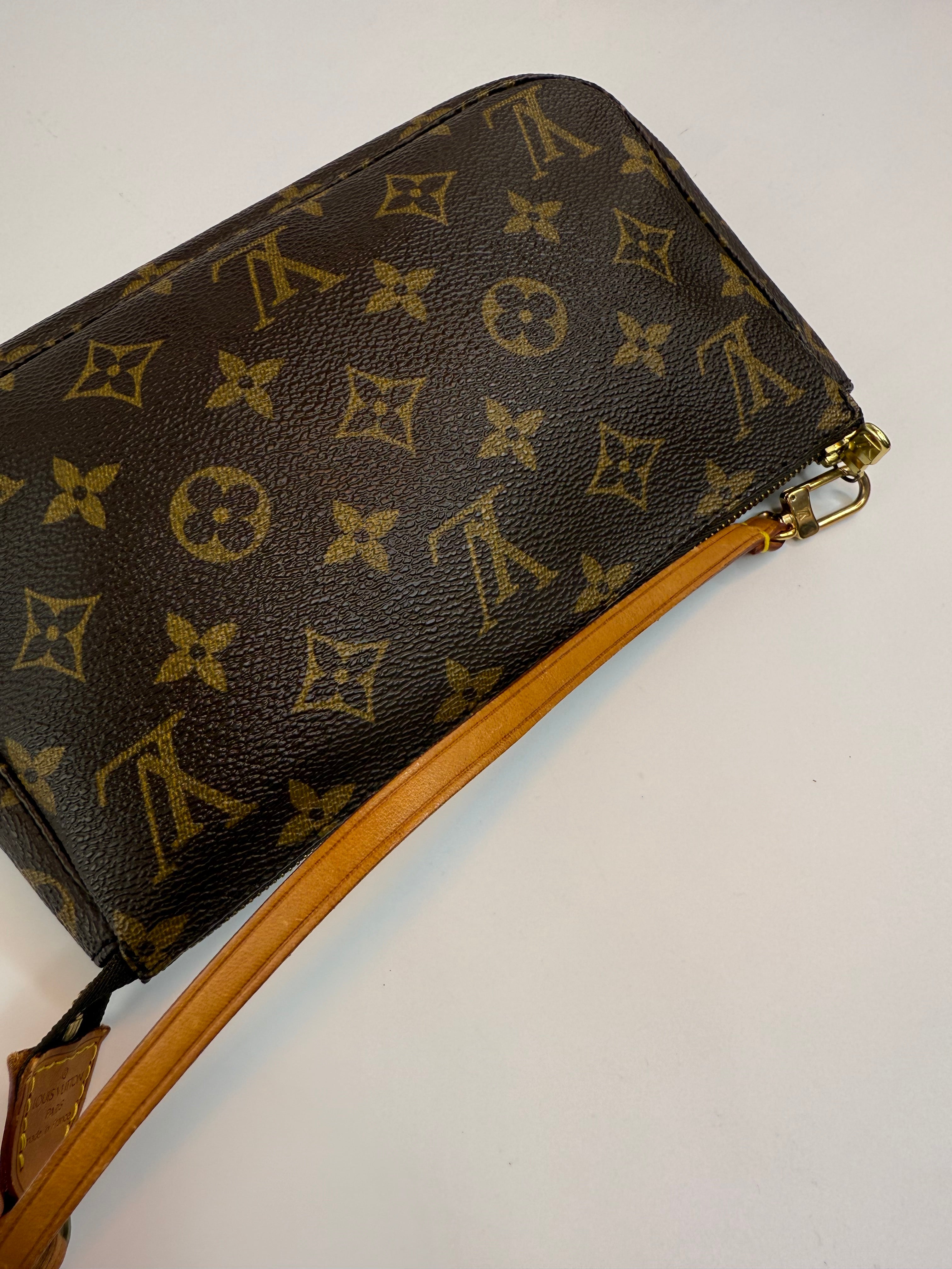 Louis Vuitton Pochette Accessories