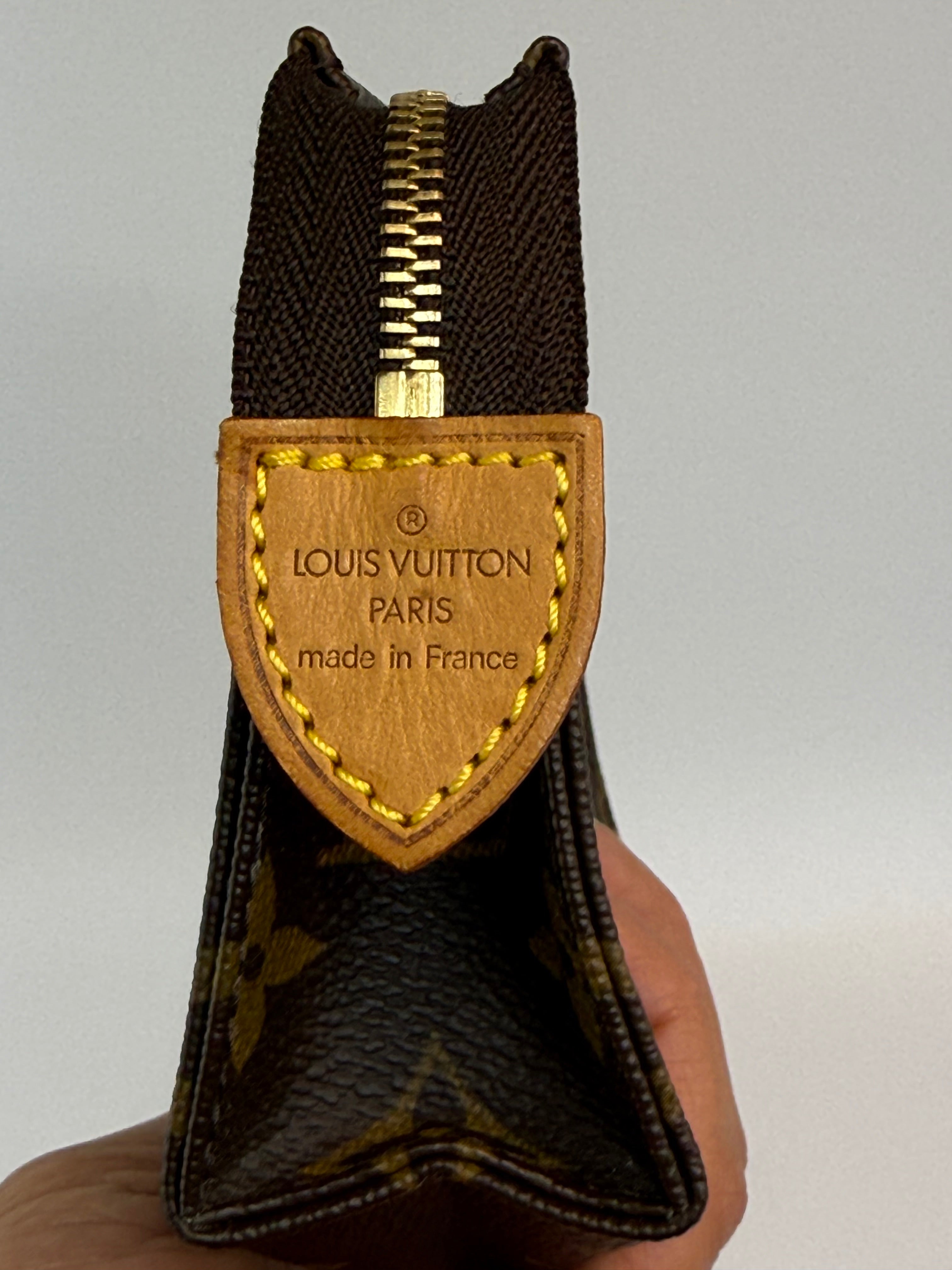 Louis Vuitton Toiletry 15