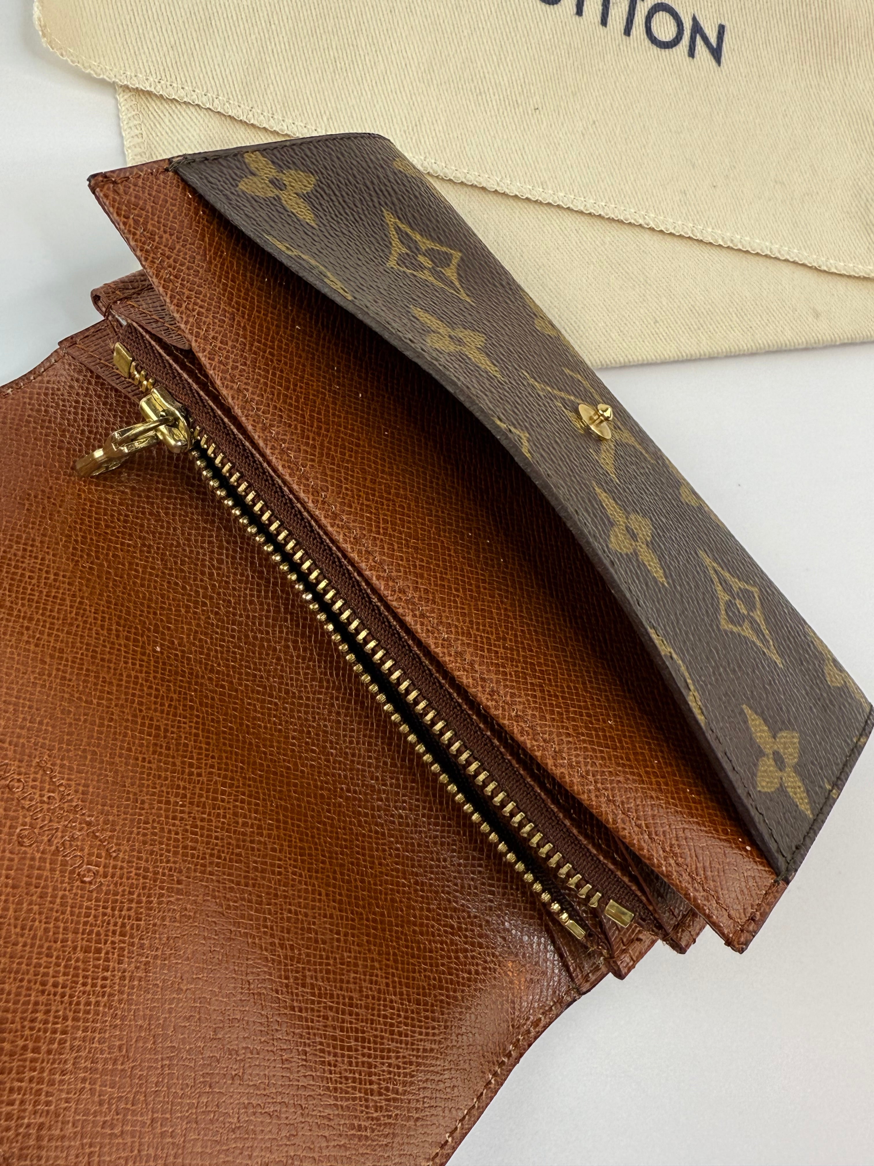 Louis Vuitton Short Wallet