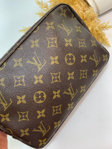 Louis Vuitton Trousse 23