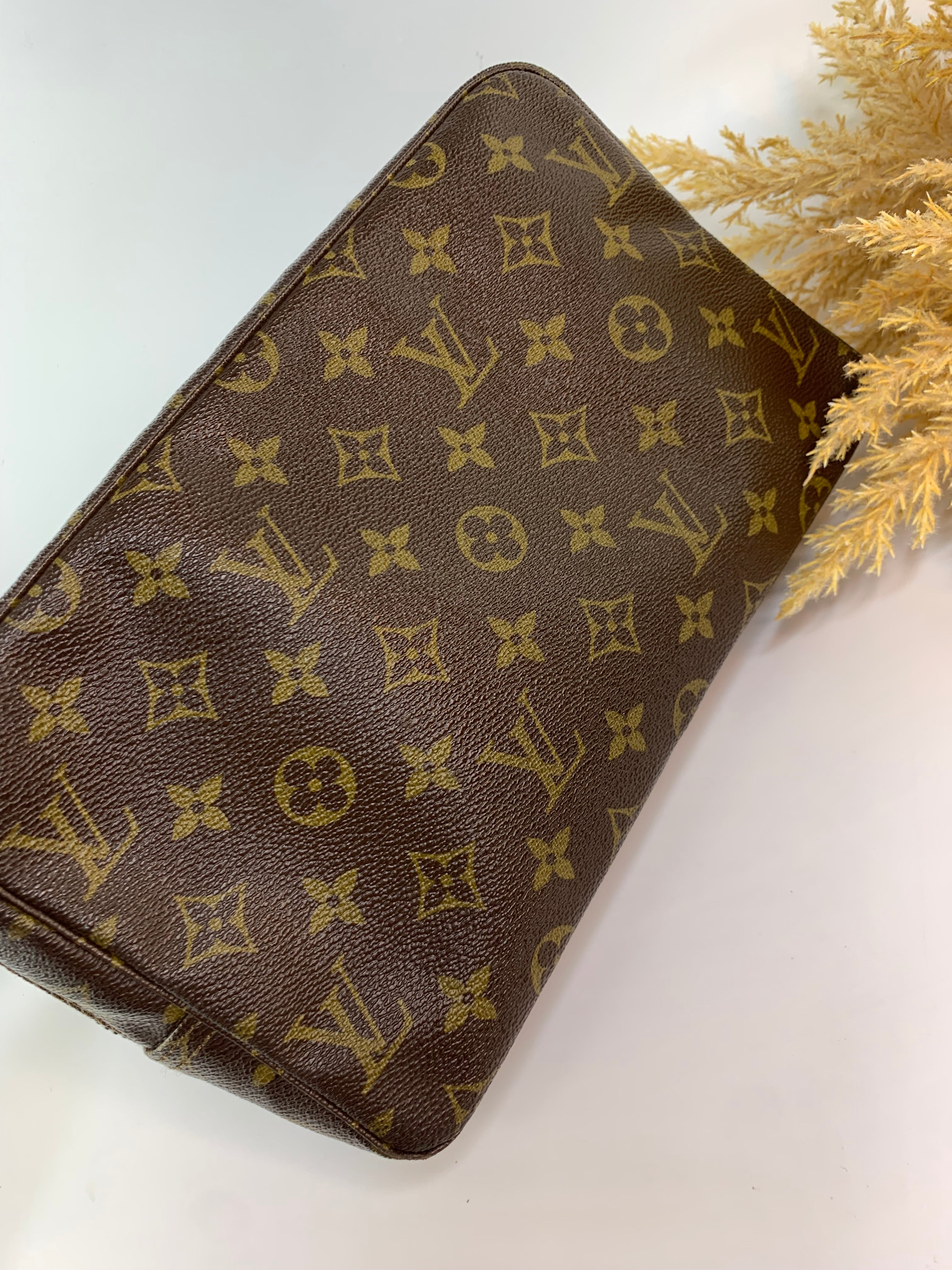 Louis Vuitton Trousse 28