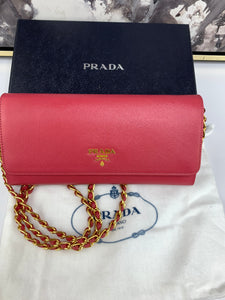 Prada Wallet on Chain