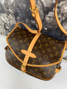 Louis Vuitton Saumur 30