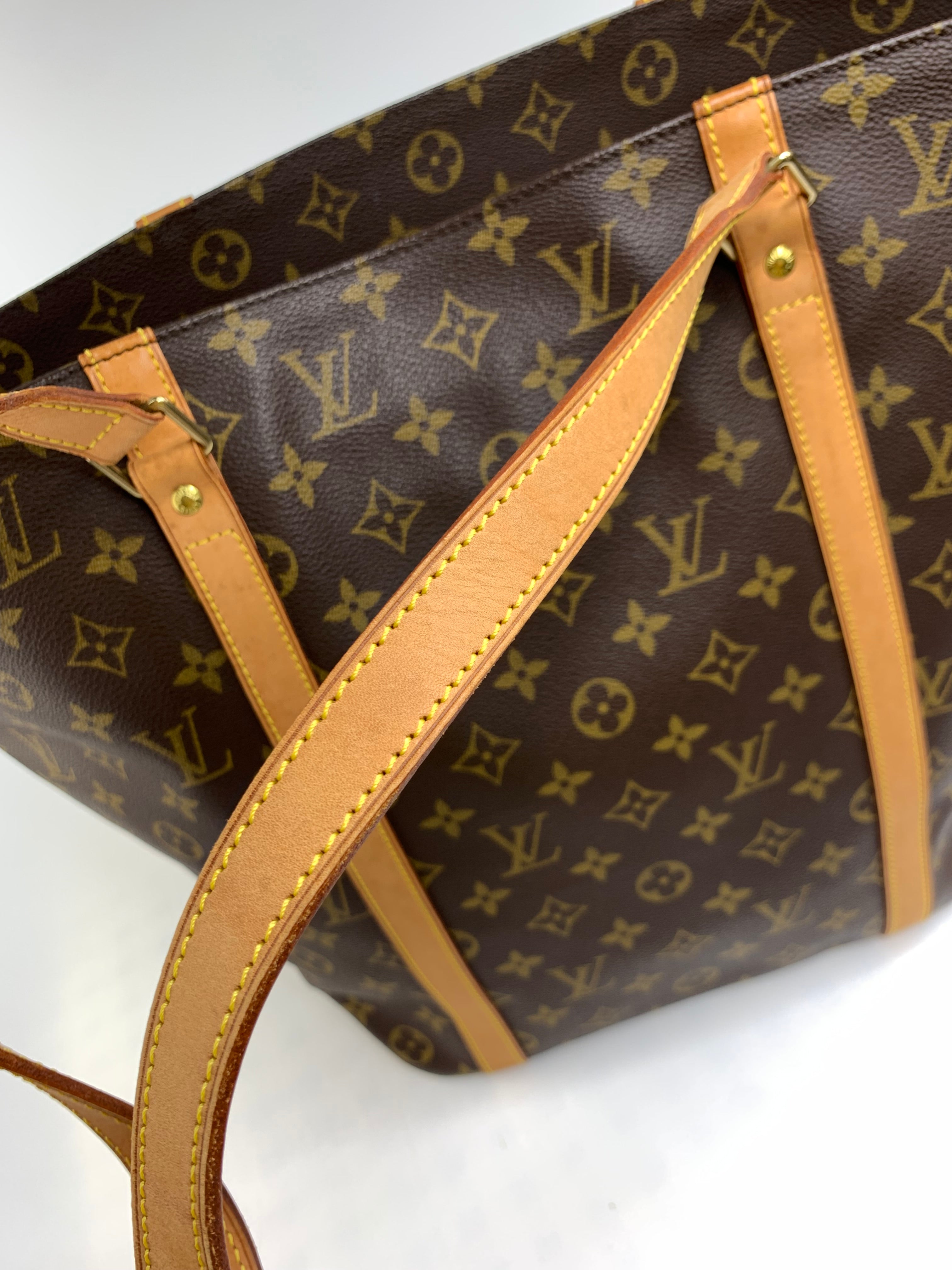 Louis Vuitton Sac Shopper  Tote