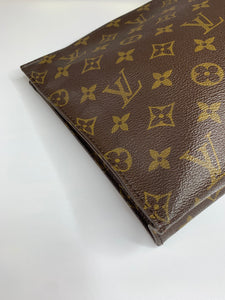 Louis Vuitton Toiletry 26