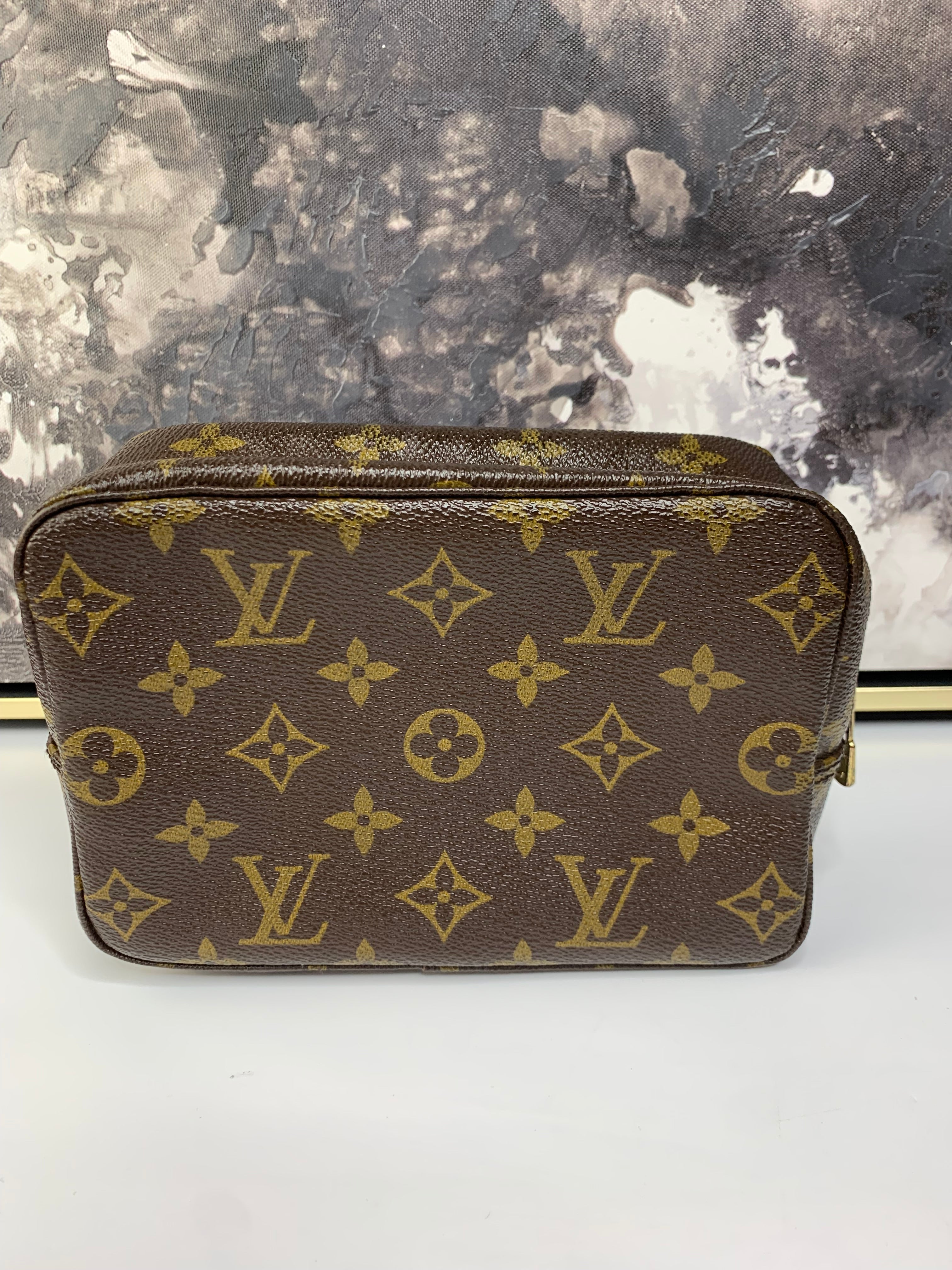 Louis Vuitton Trousse 18