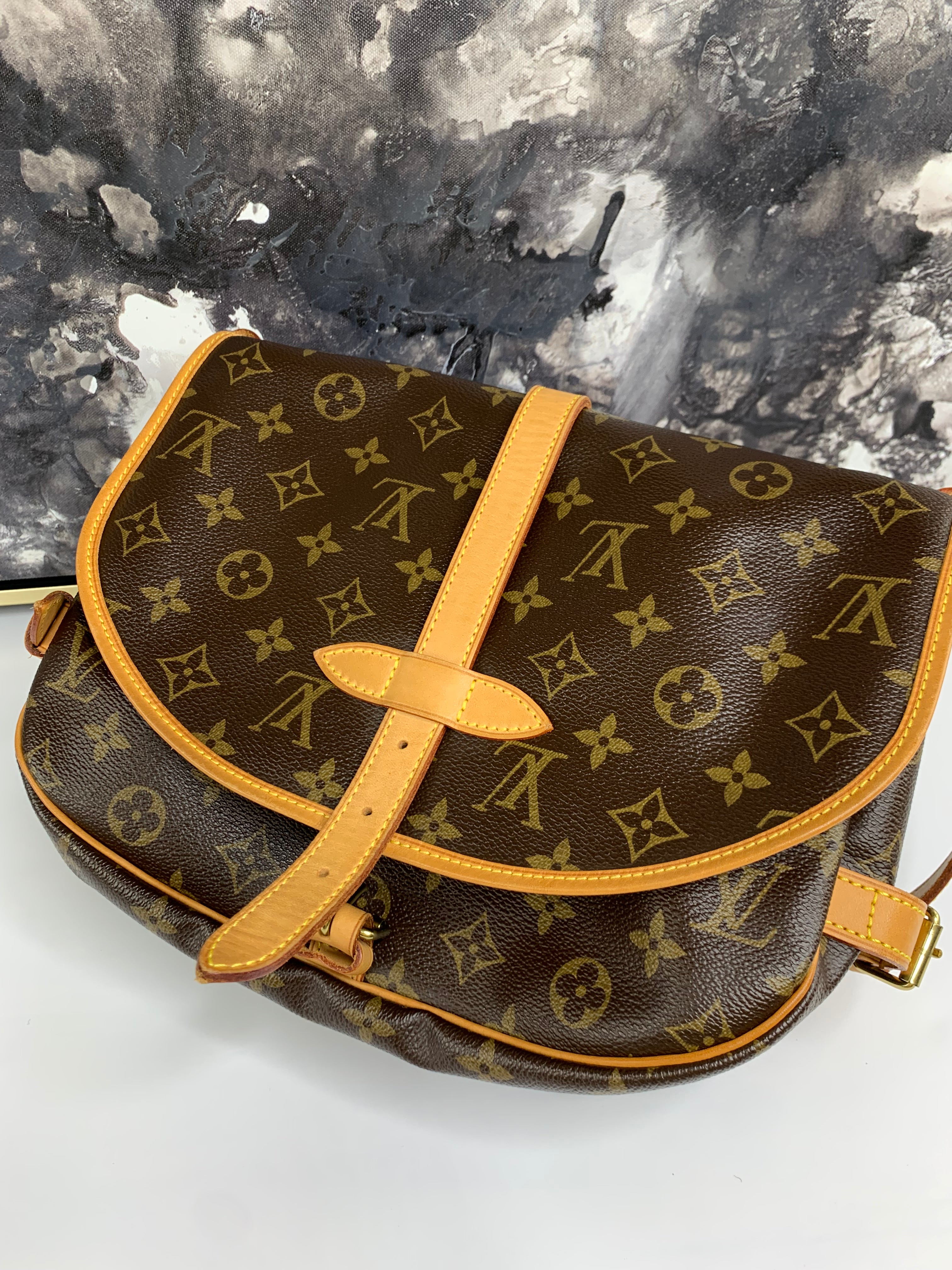 Louis Vuitton Saumur 30