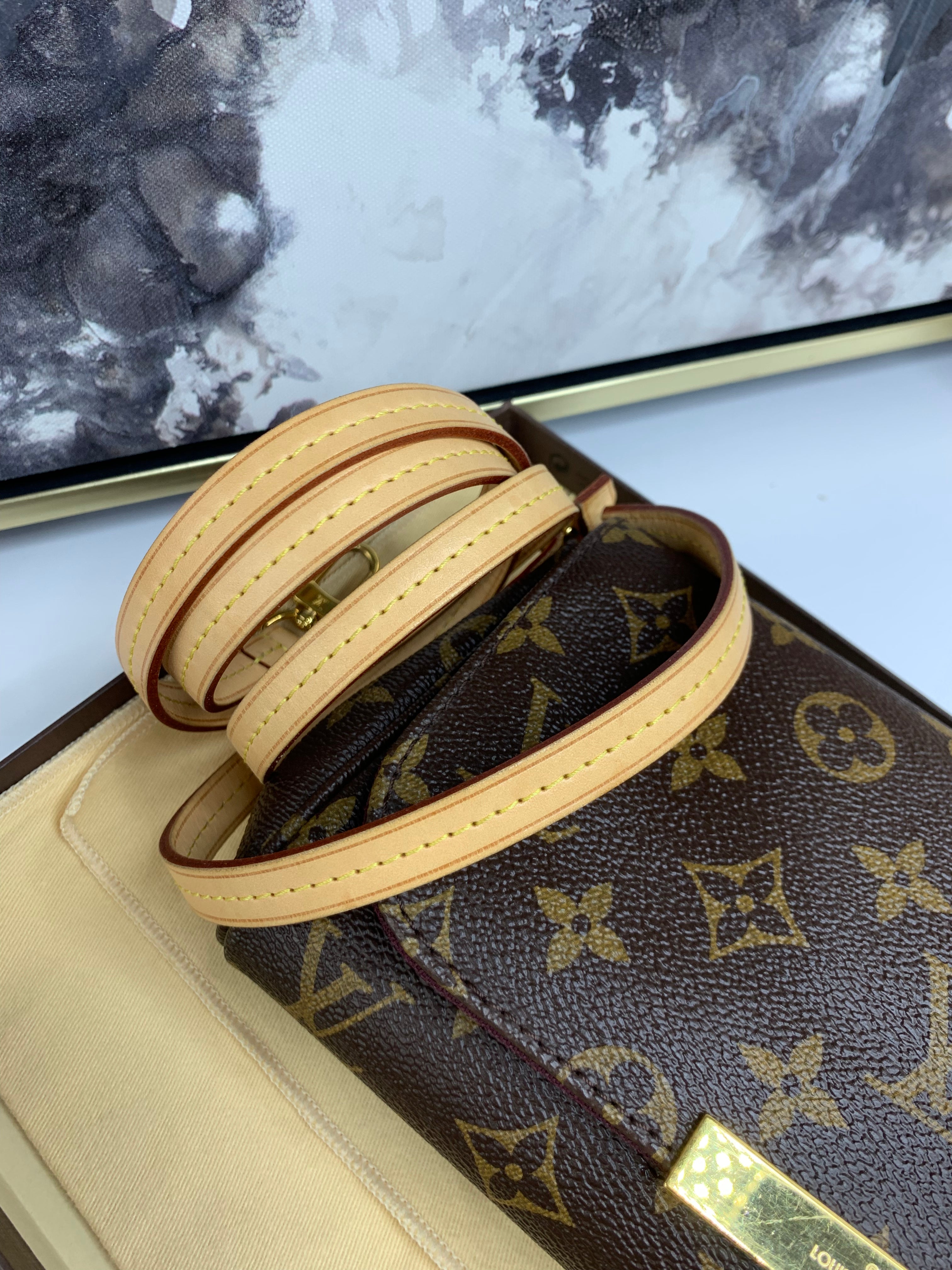 Louis Vuitton Favorite PM