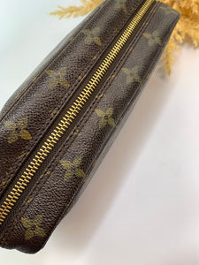 Louis Vuitton Trousse 23
