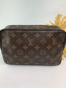 Louis Vuitton Trousse 23