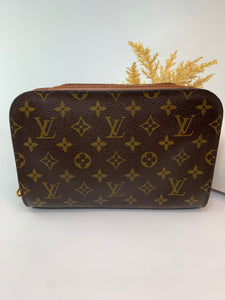 Louis Vuitton Orsay Clutch