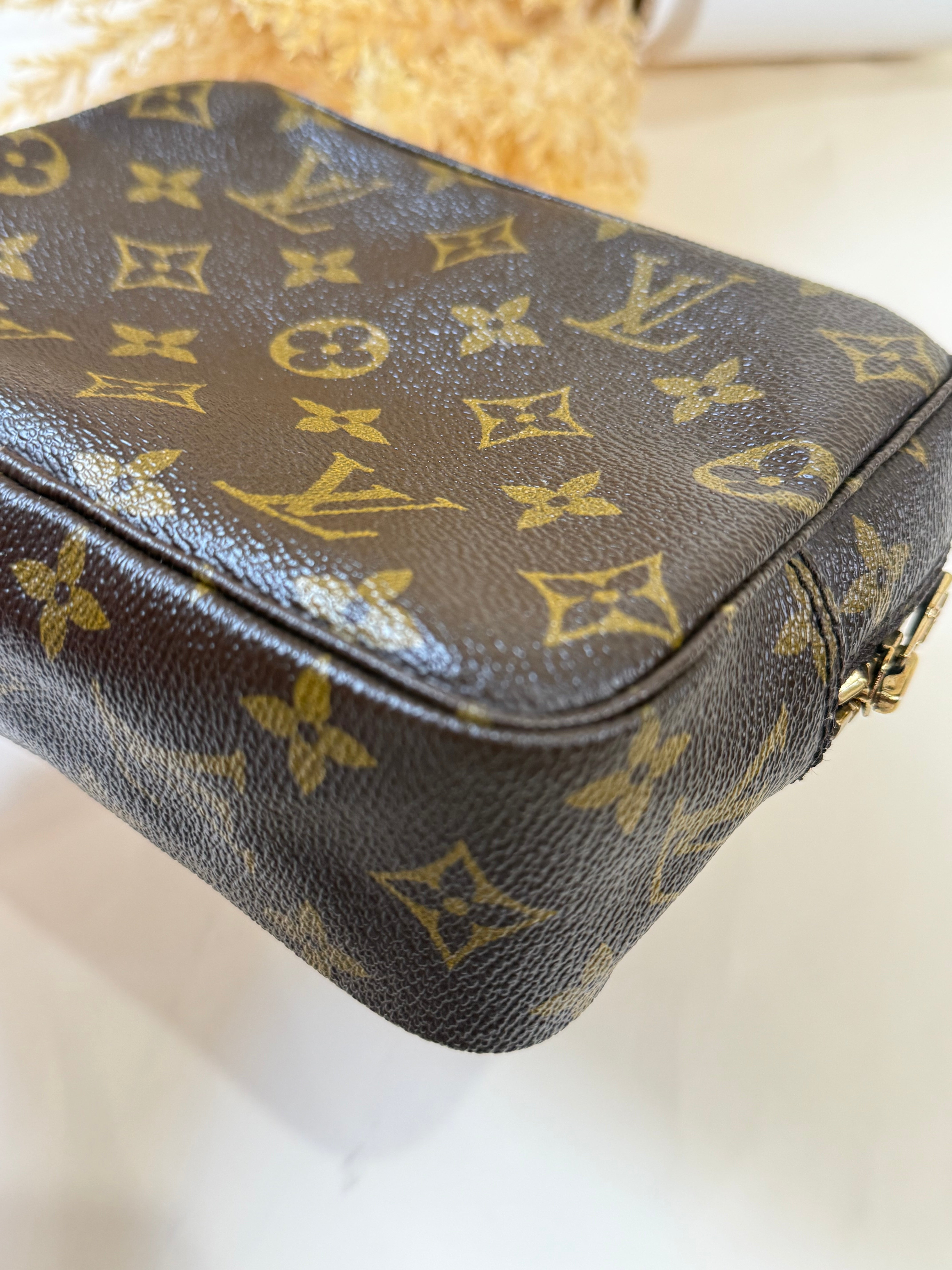 Louis Vuitton Trousse 18