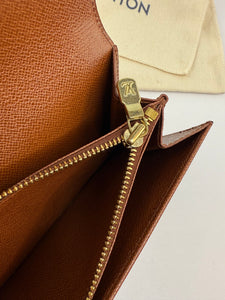 Louis Vuitton Short Wallet