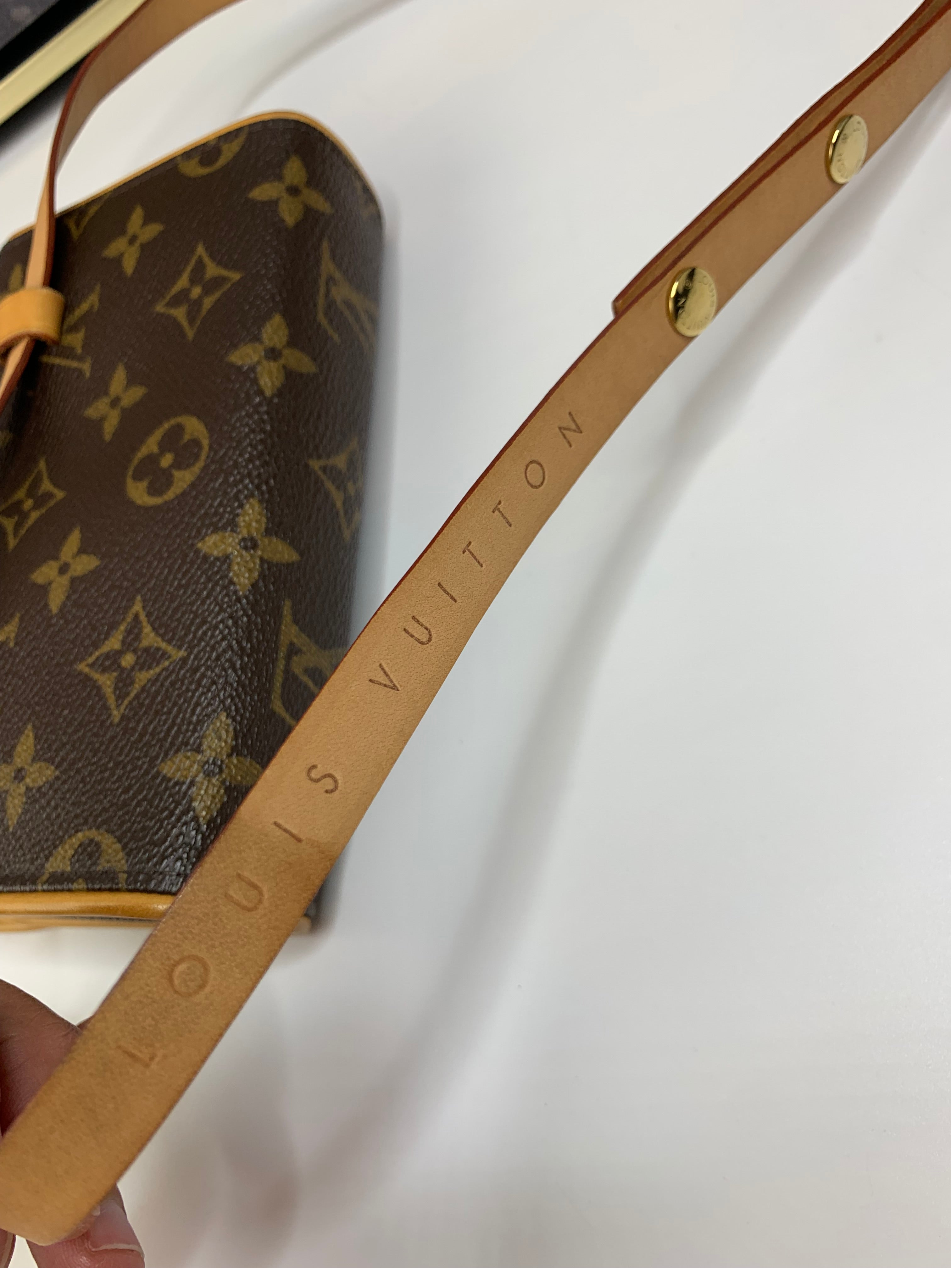 Louis Vuitton Pochette Florentine