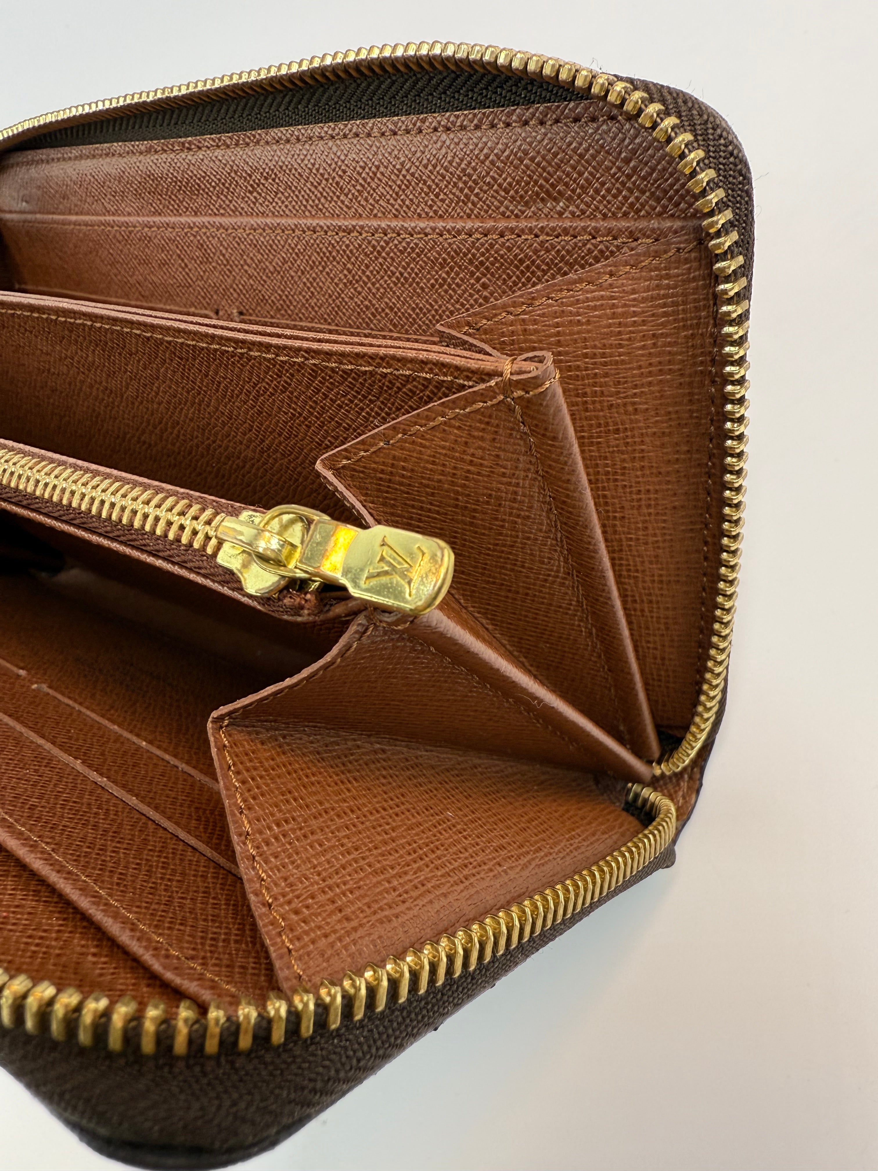 Louis Vuitton Zip Around Wallet