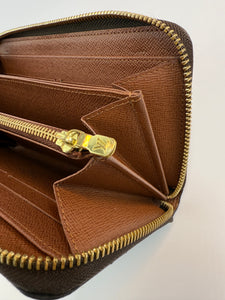 Louis Vuitton Zip Around Wallet