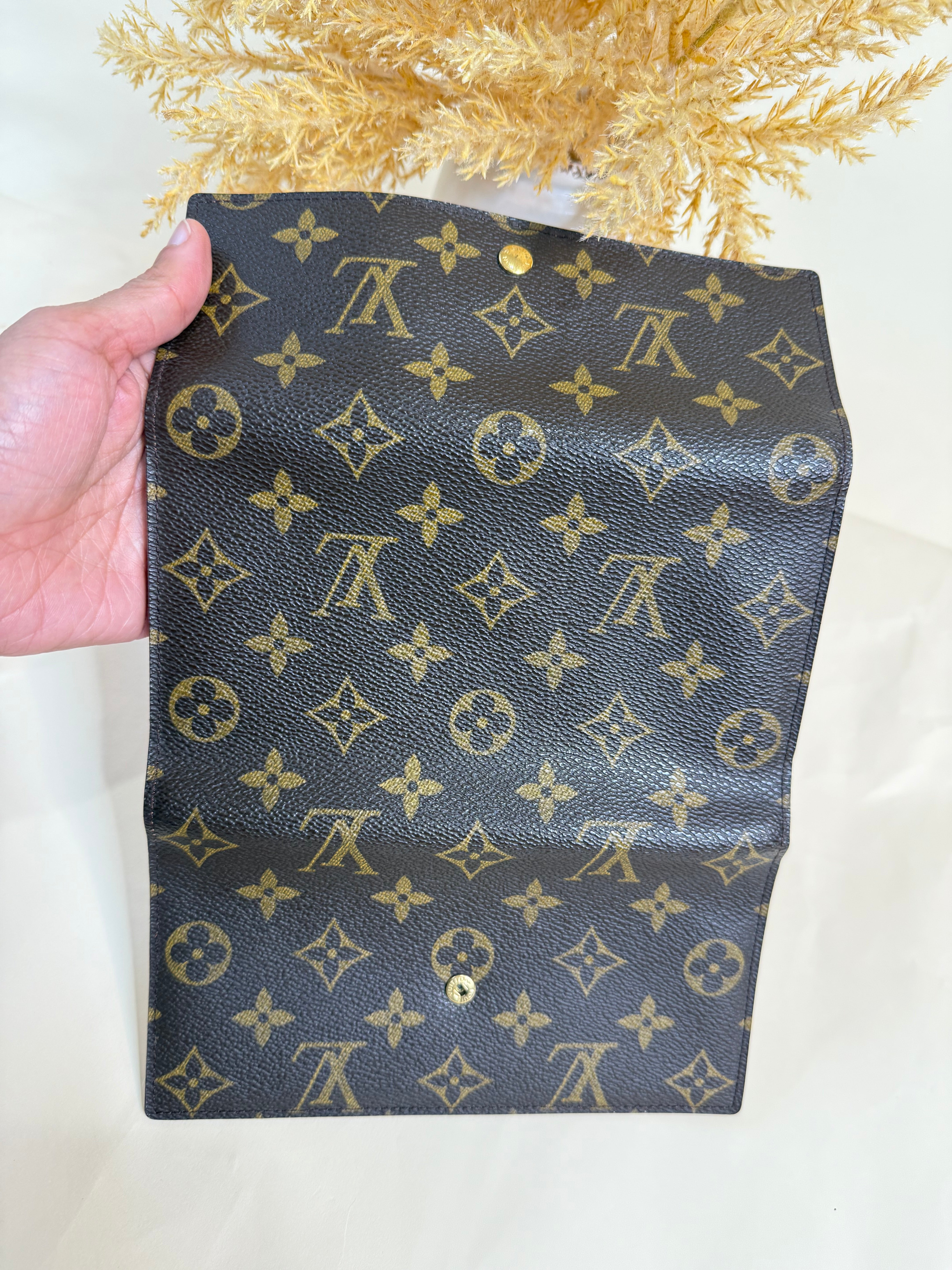 Louis Vuitton International Wallet