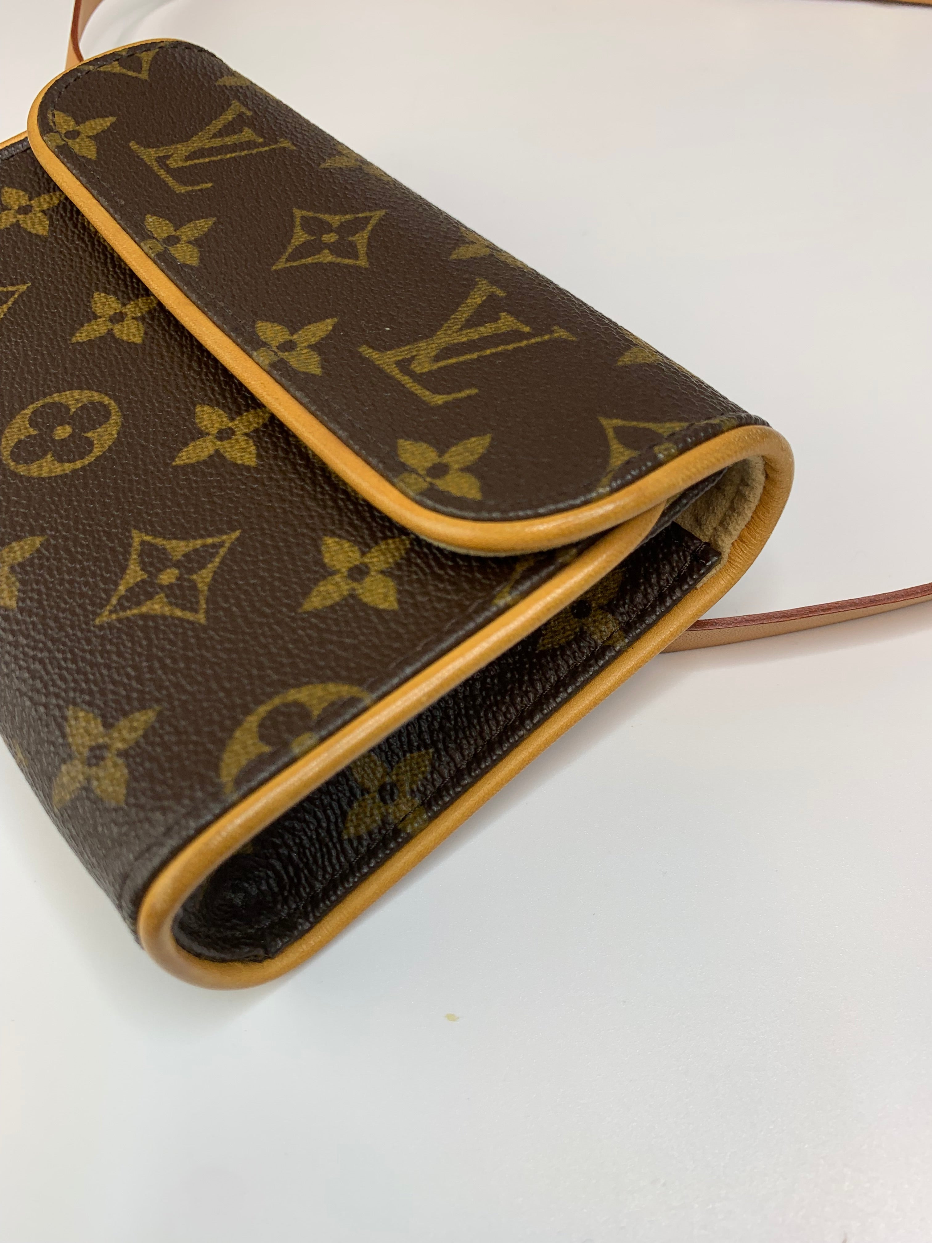 Louis Vuitton Pochette Florentine