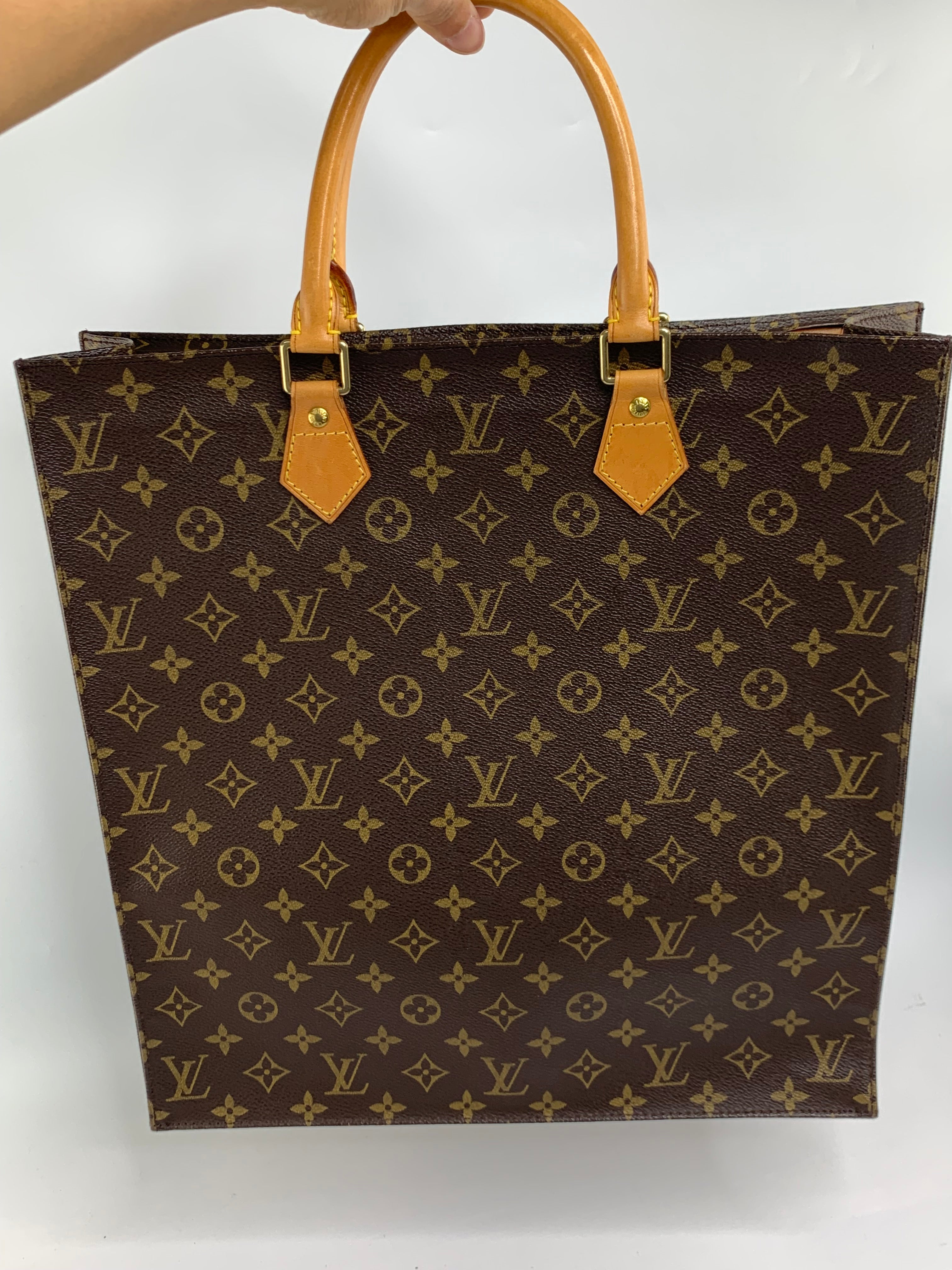 Louis Vuitton Sac Plat