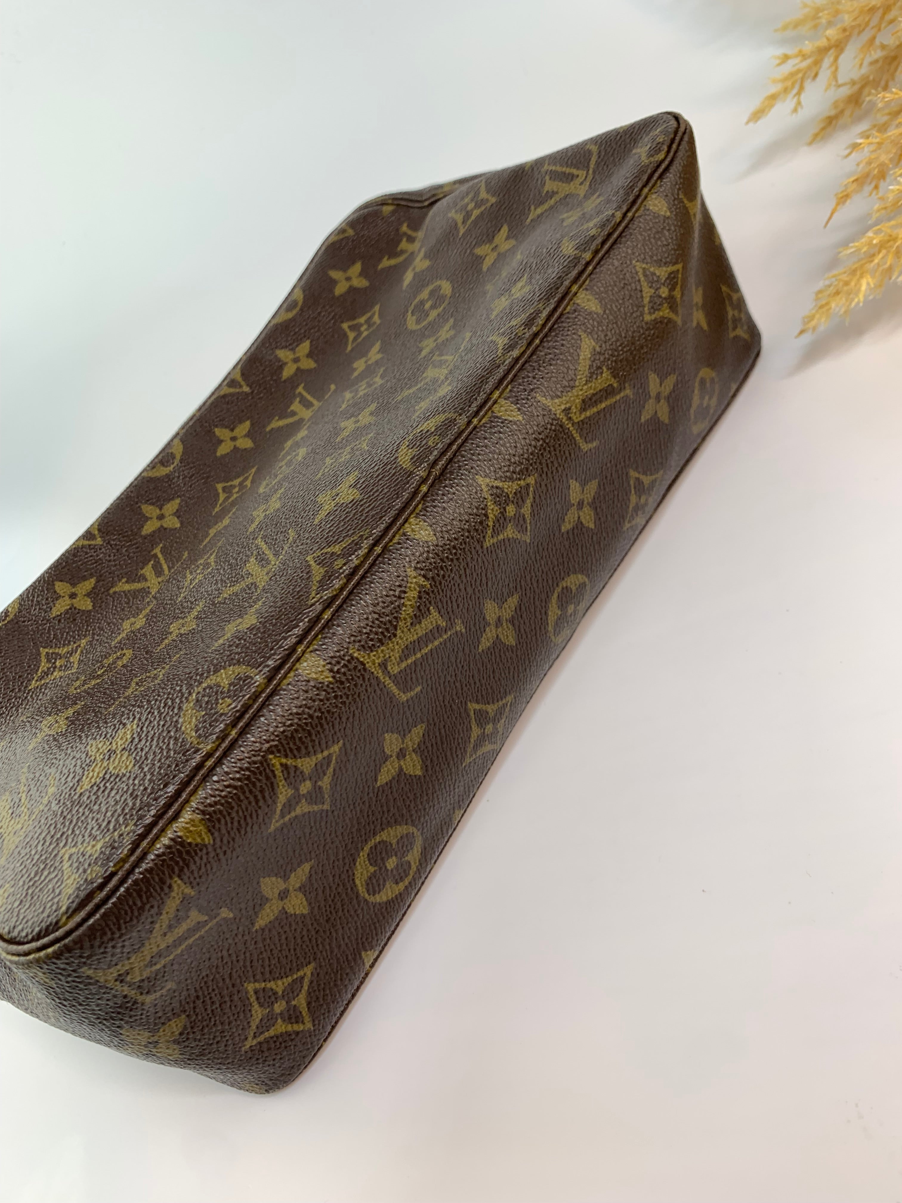 Louis Vuitton Trousse 28