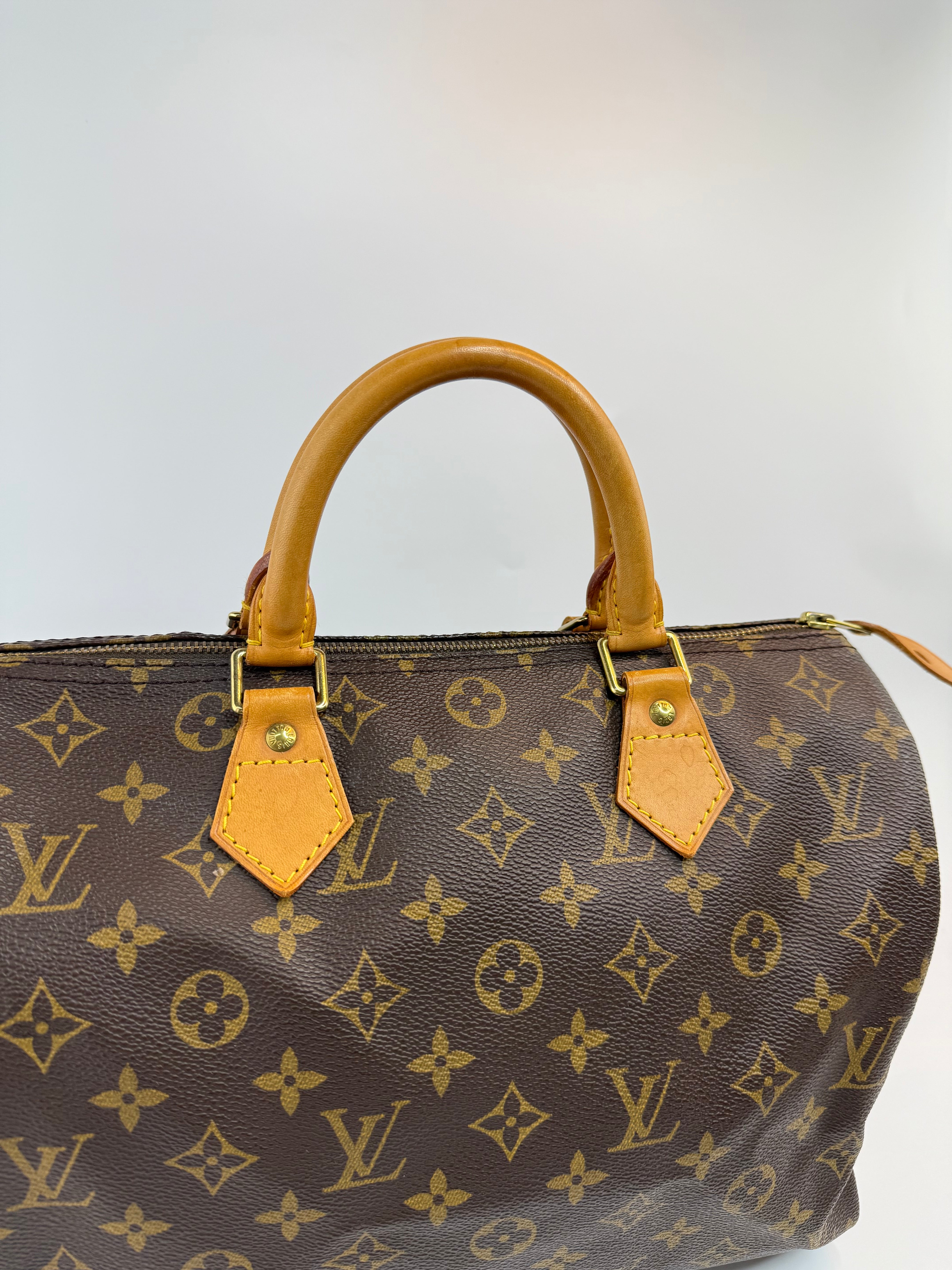 Louis Vuitton Speedy 30