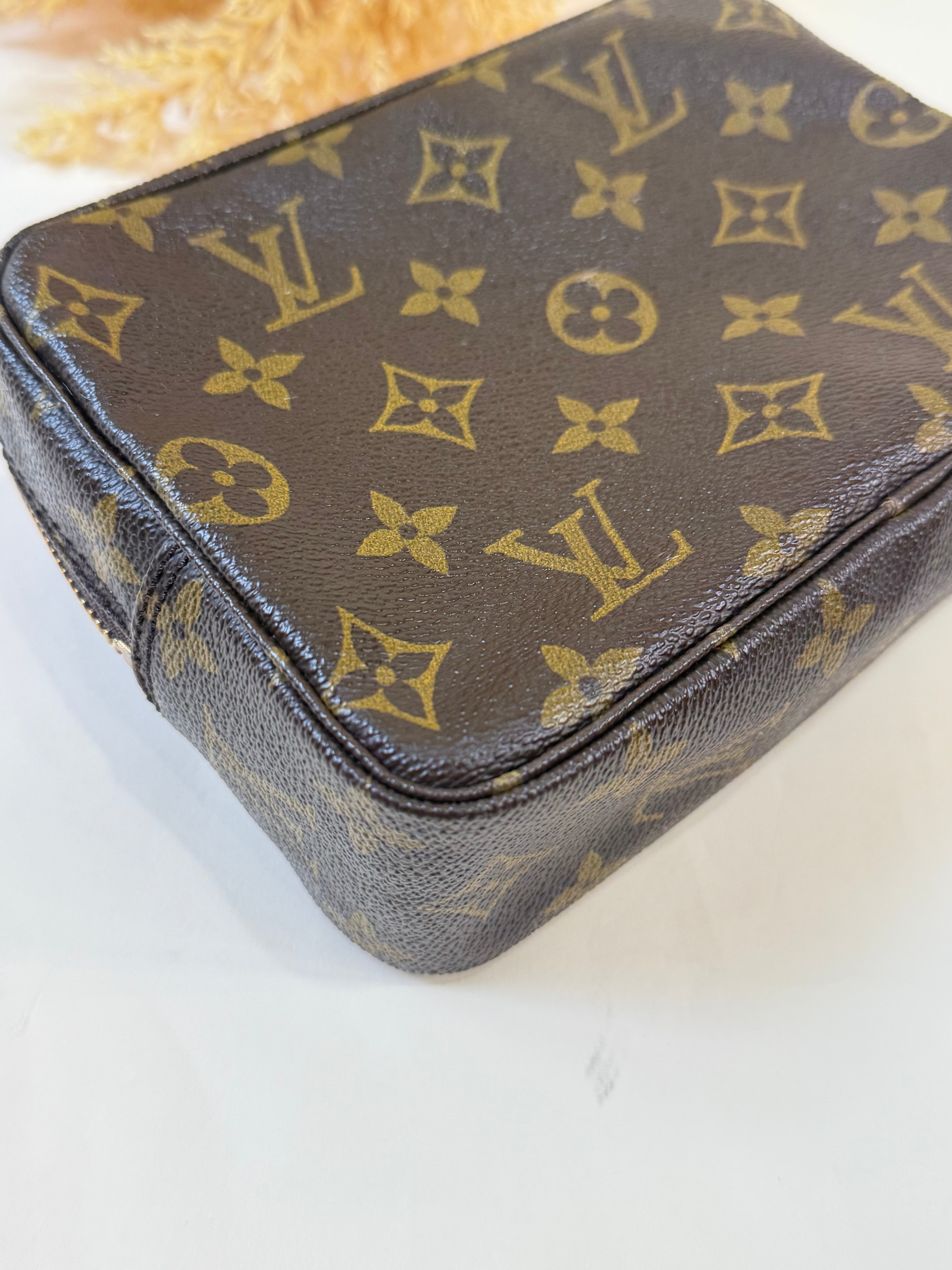 Louis Vuitton Trousse 18