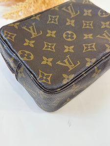 Louis Vuitton Trousse 18