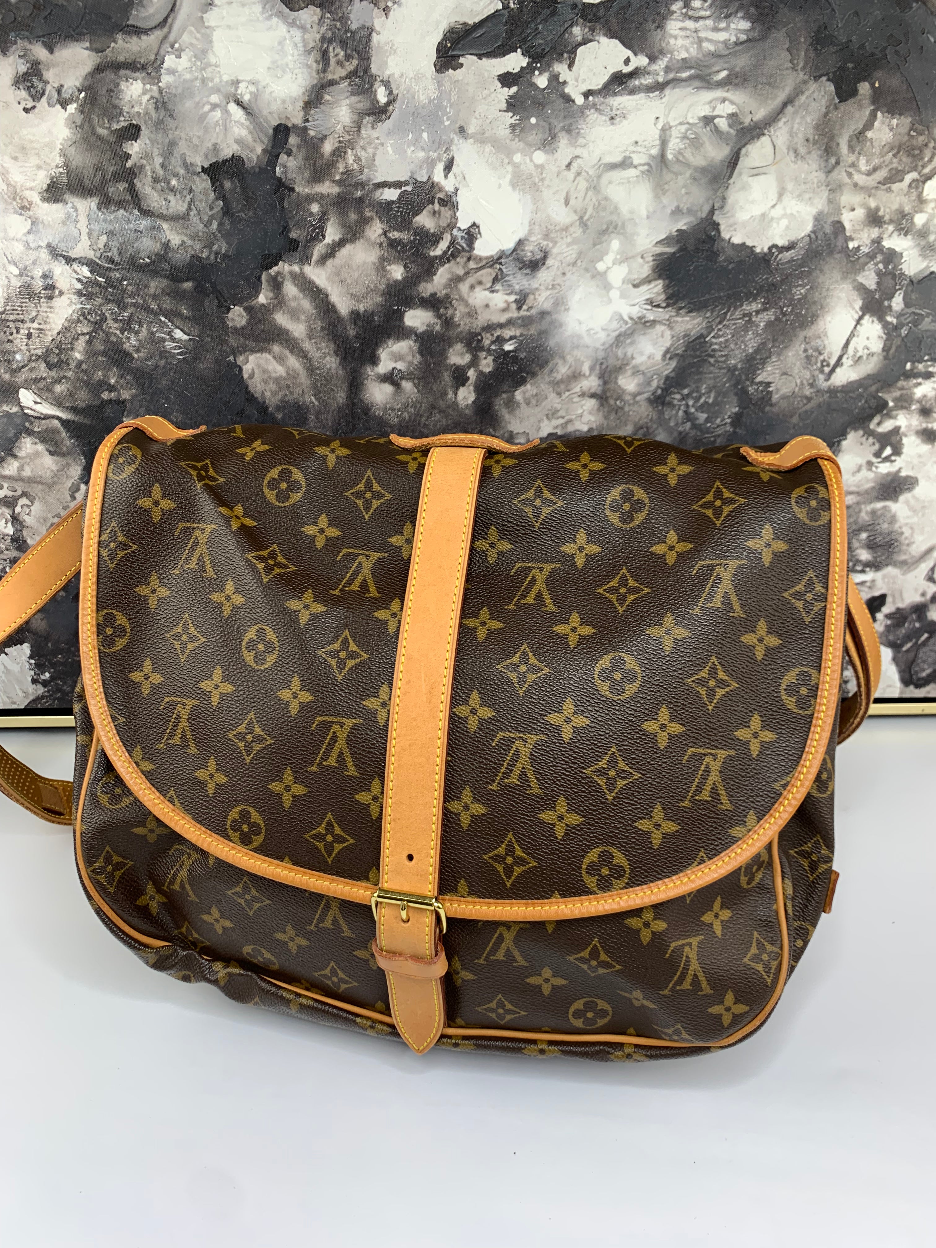 Louis Vuitton Saumur 35