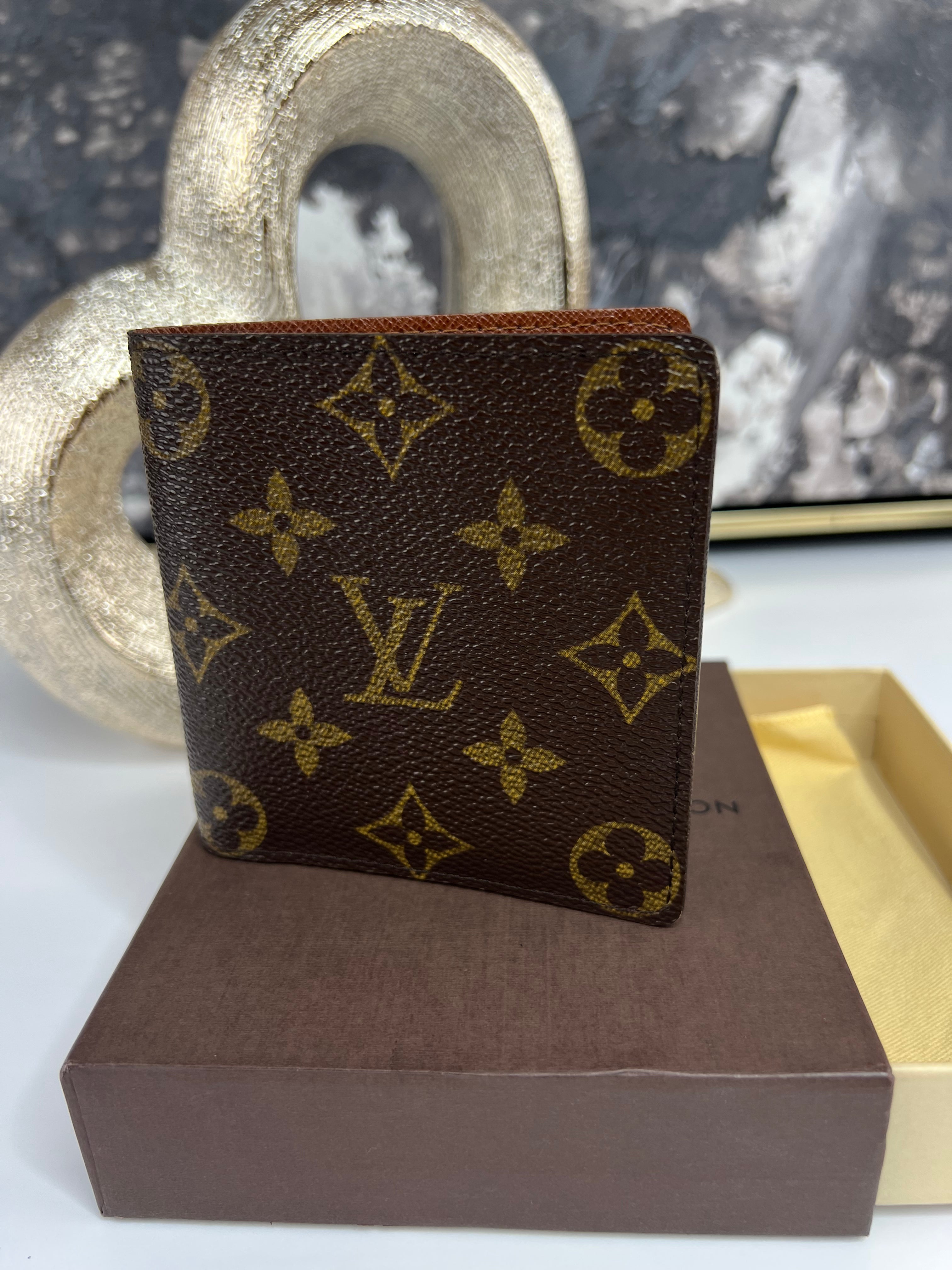 Louis Vuitton Mens Bifold Wallet