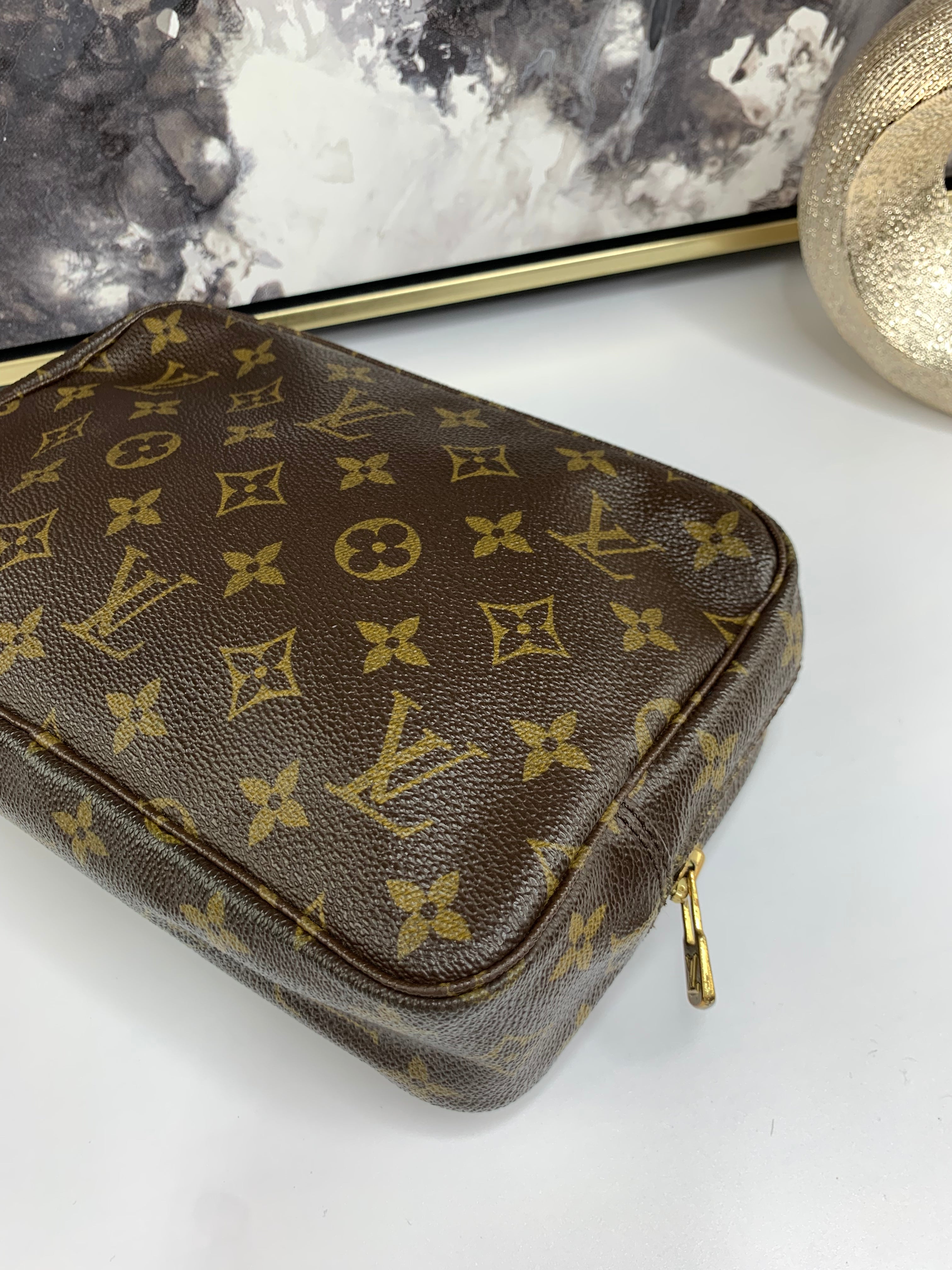 Louis Vuitton Trousse 23