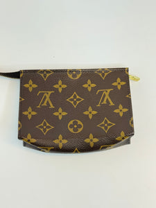 Louis Vuitton Toiletry 15