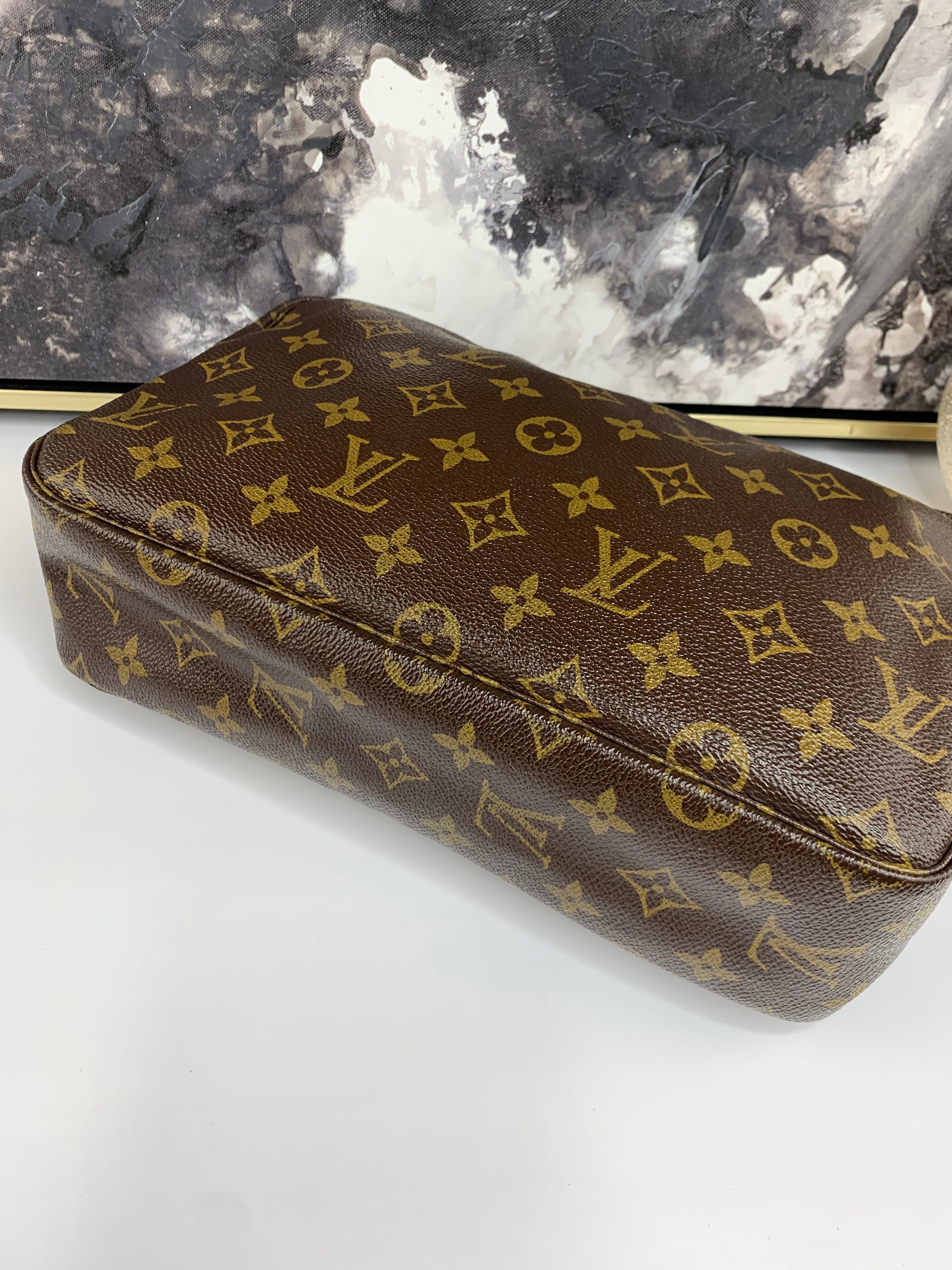 Louis Vuitton Trousse 28