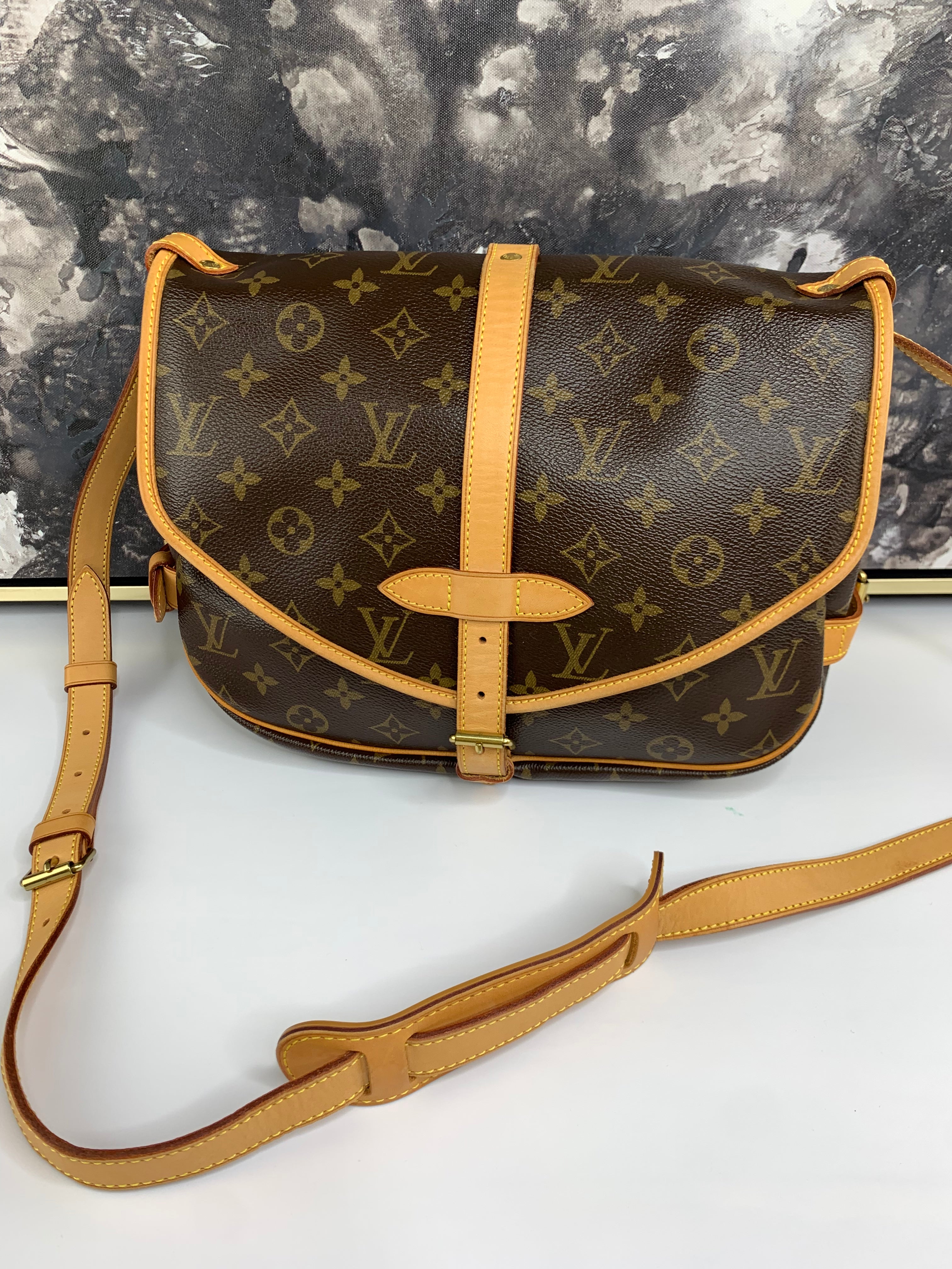 Louis Vuitton Saumur 30