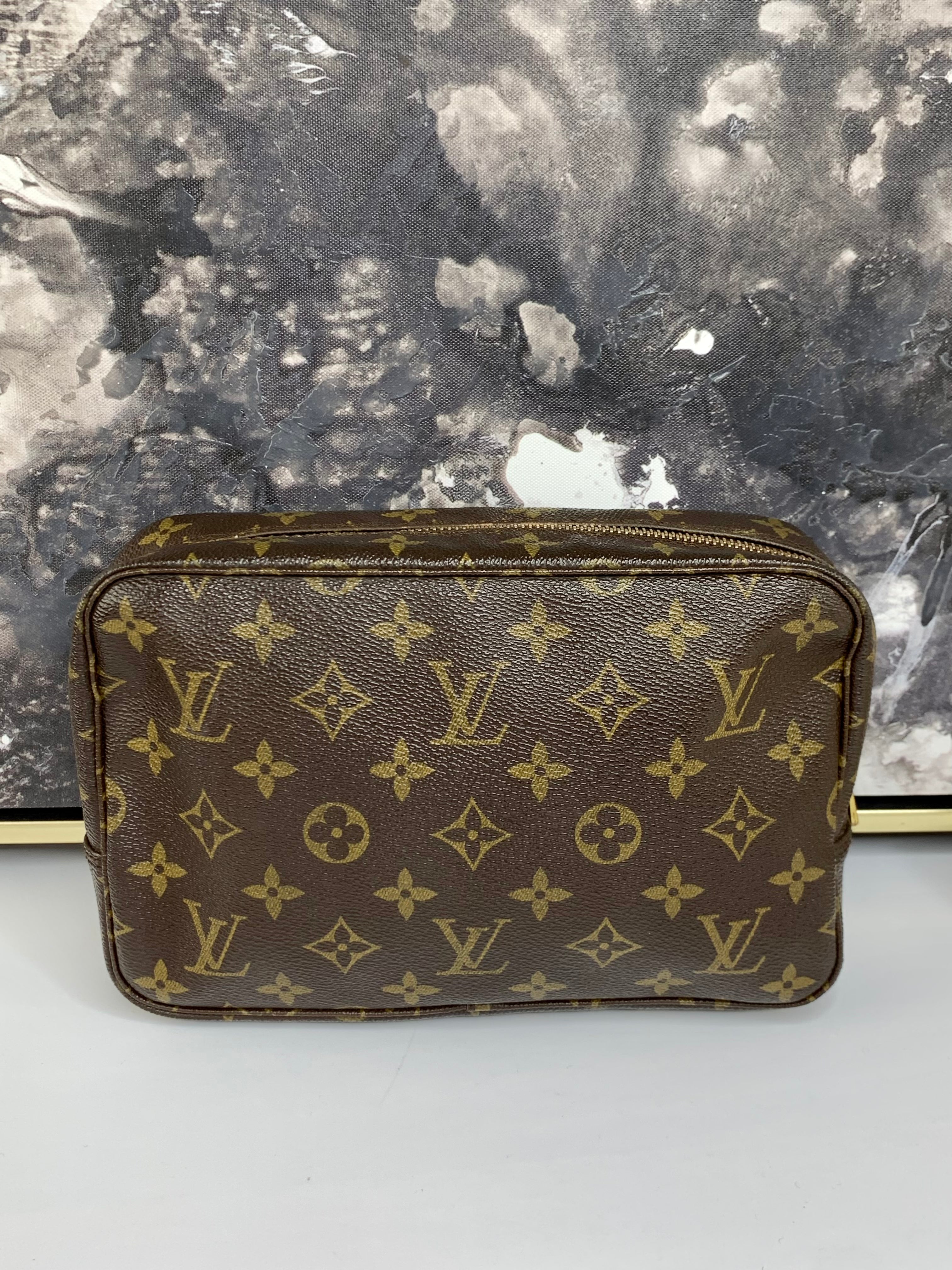 Louis Vuitton Trousse 23