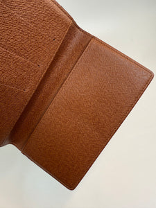 Louis Vuitton Toiletry Pouch in Damier  Ebene