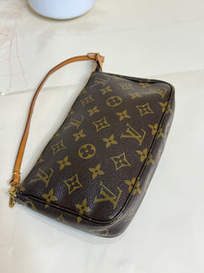 Louis Vuitton Pochette Accessories