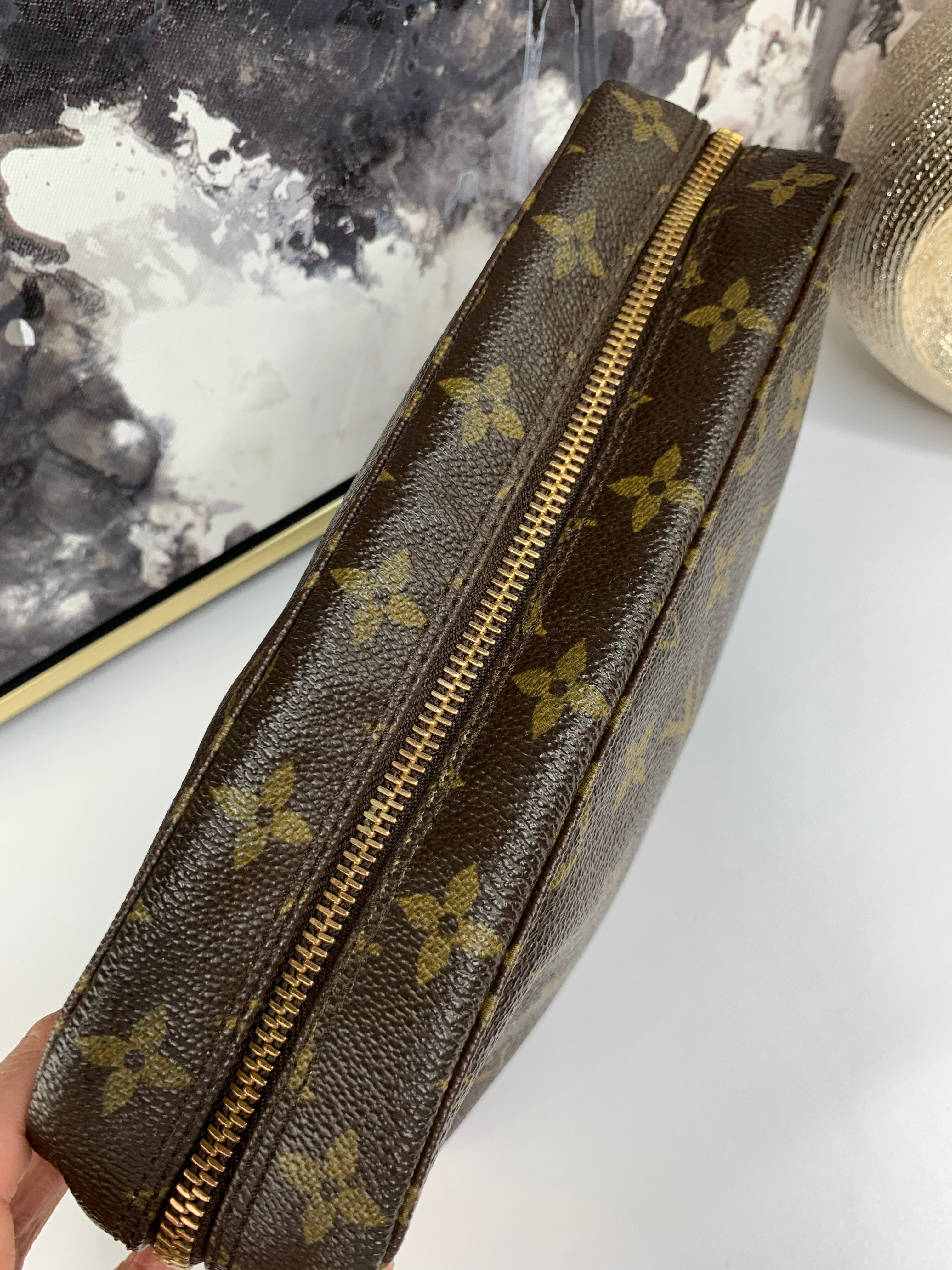 Louis Vuitton Trousse 23