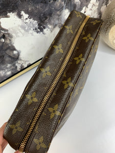 Louis Vuitton Trousse 23