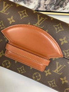 Louis Vuitton Chaillot Clutch