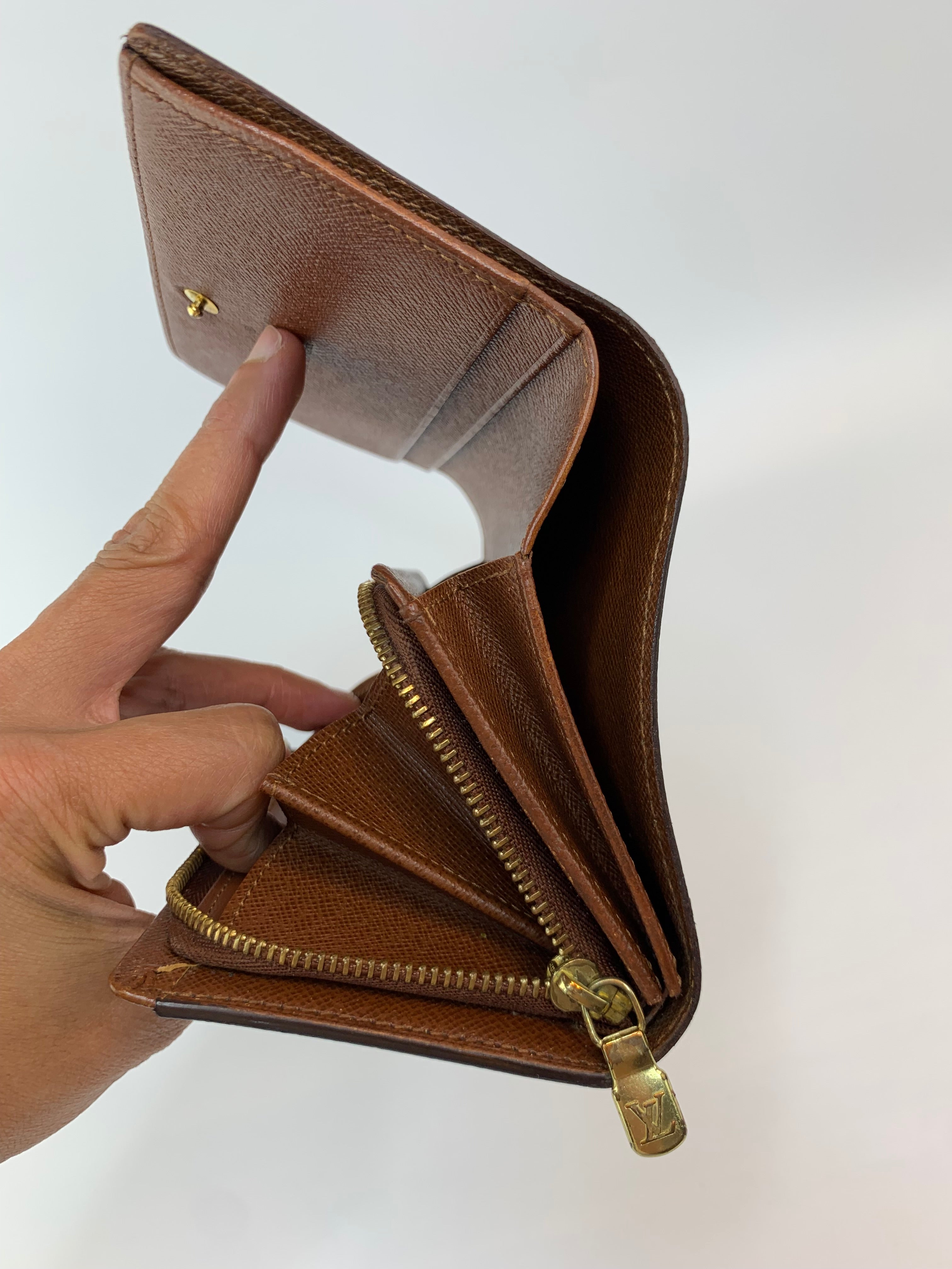 Louis Vuitton Short Wallet