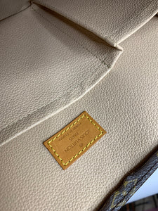 Louis Vuitton Sac Plat
