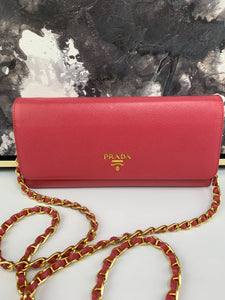 Prada Wallet on Chain