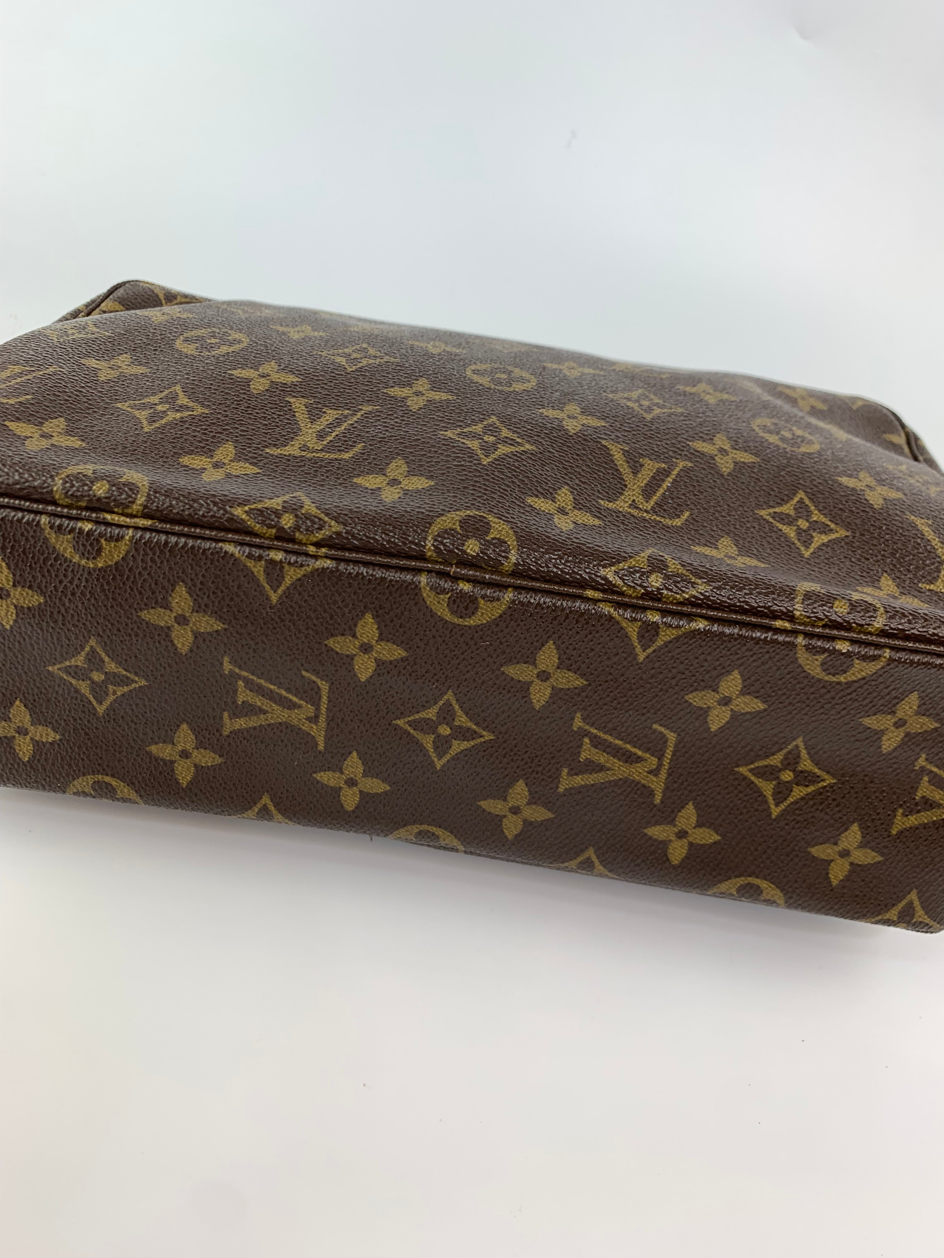 Louis Vuitton Trousse 28