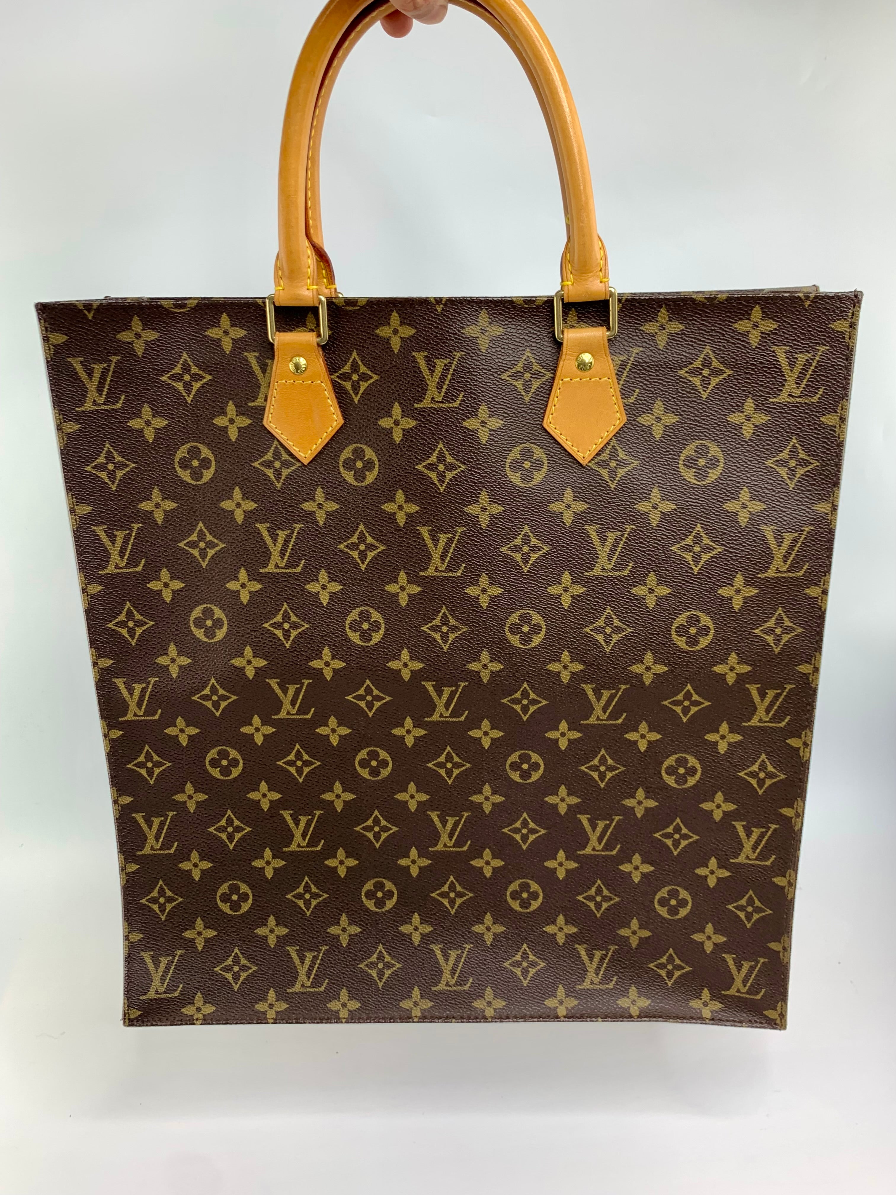 Louis Vuitton Sac Plat